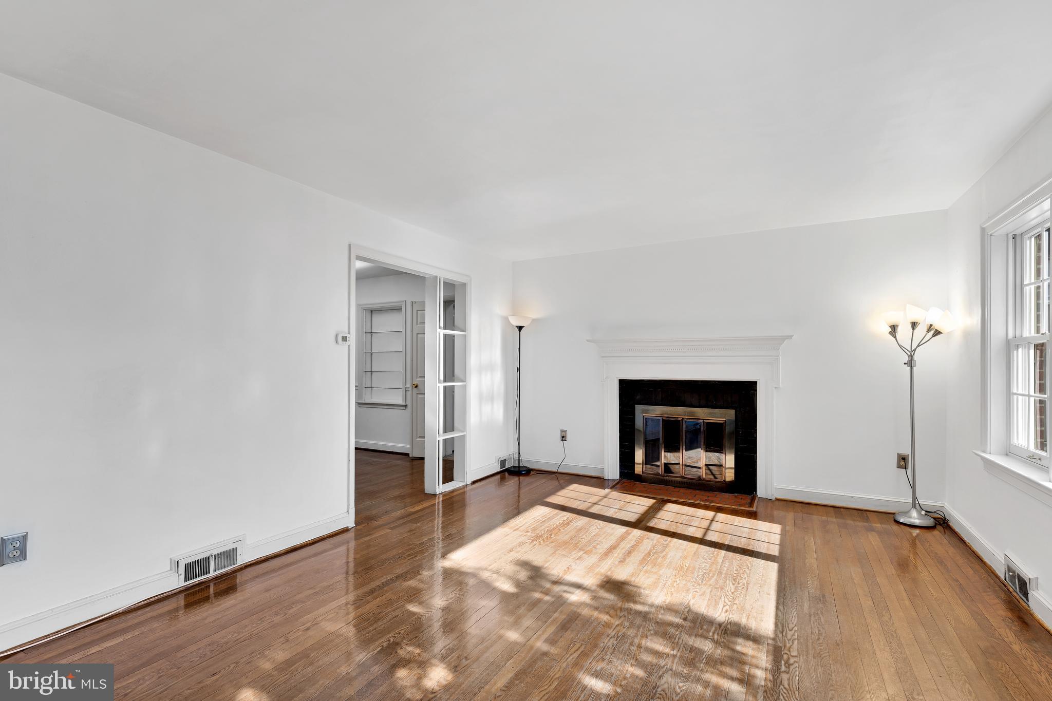 LEEWAY HEIGHTS - Residential Lease