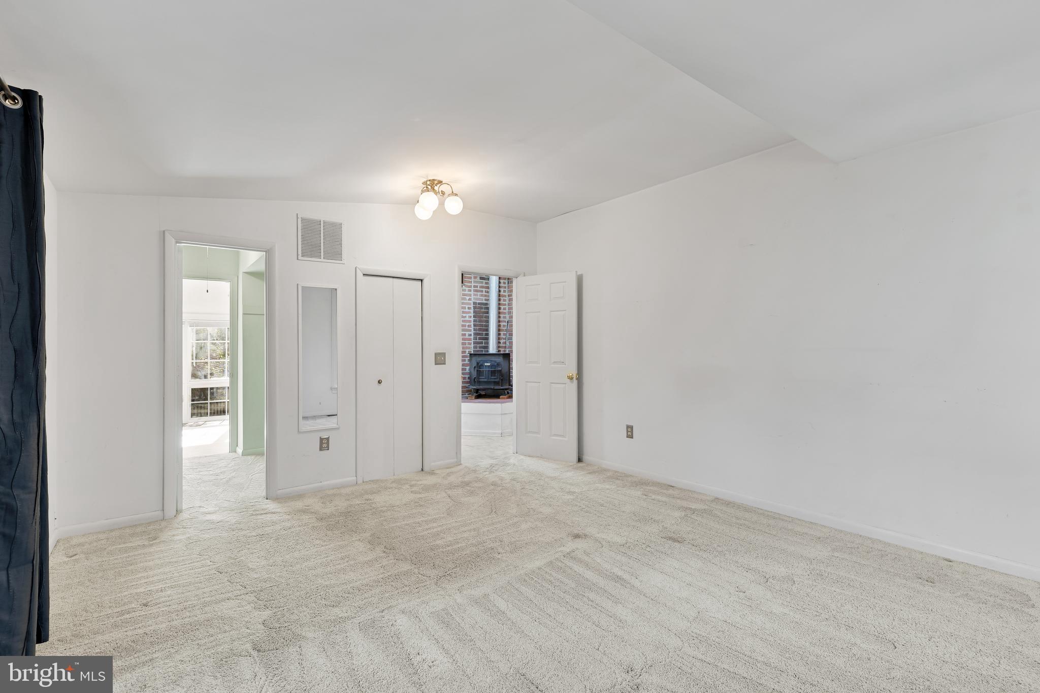 LEEWAY HEIGHTS - Residential Lease