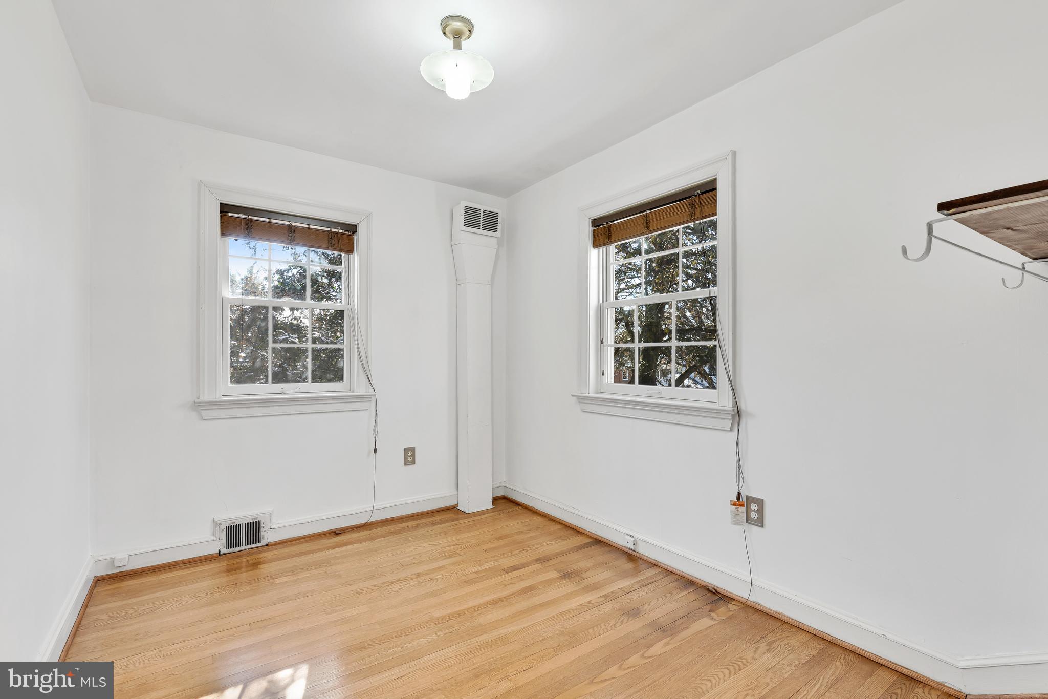 LEEWAY HEIGHTS - Residential Lease