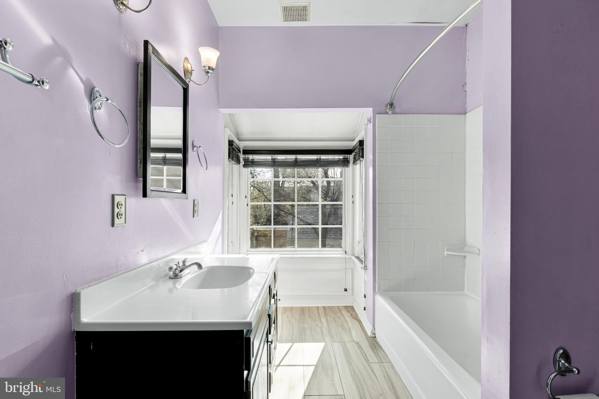 LEEWAY HEIGHTS - Residential Lease