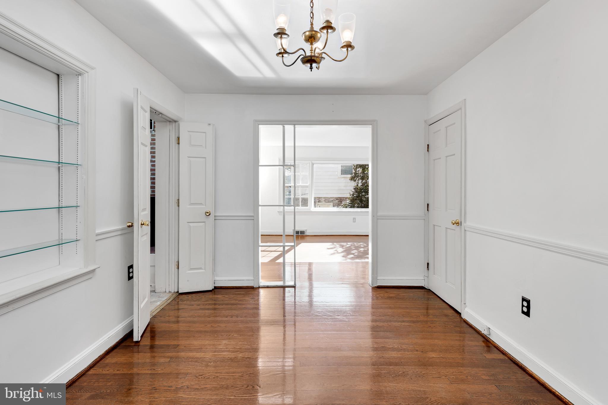 LEEWAY HEIGHTS - Residential Lease