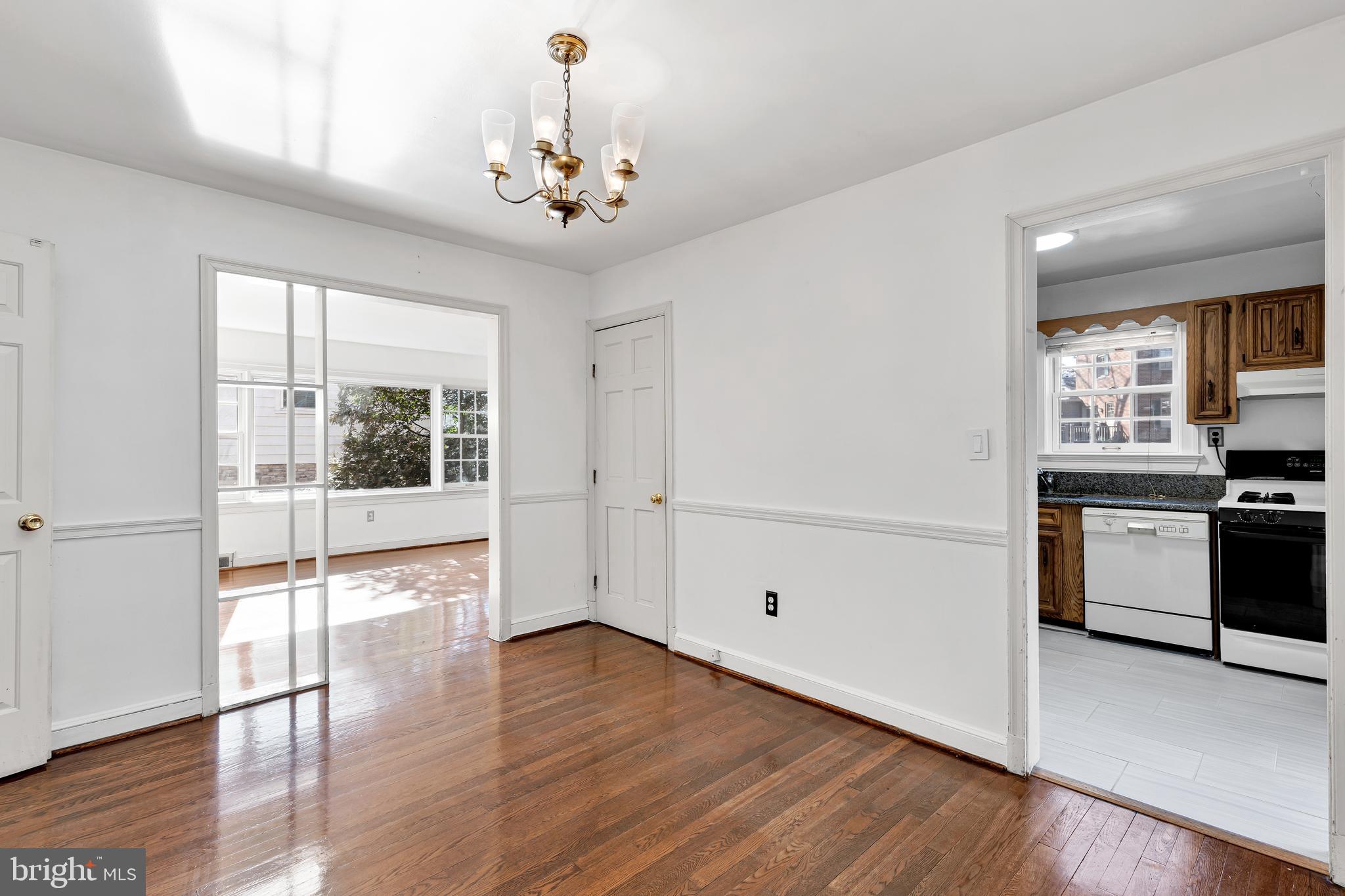 LEEWAY HEIGHTS - Residential Lease