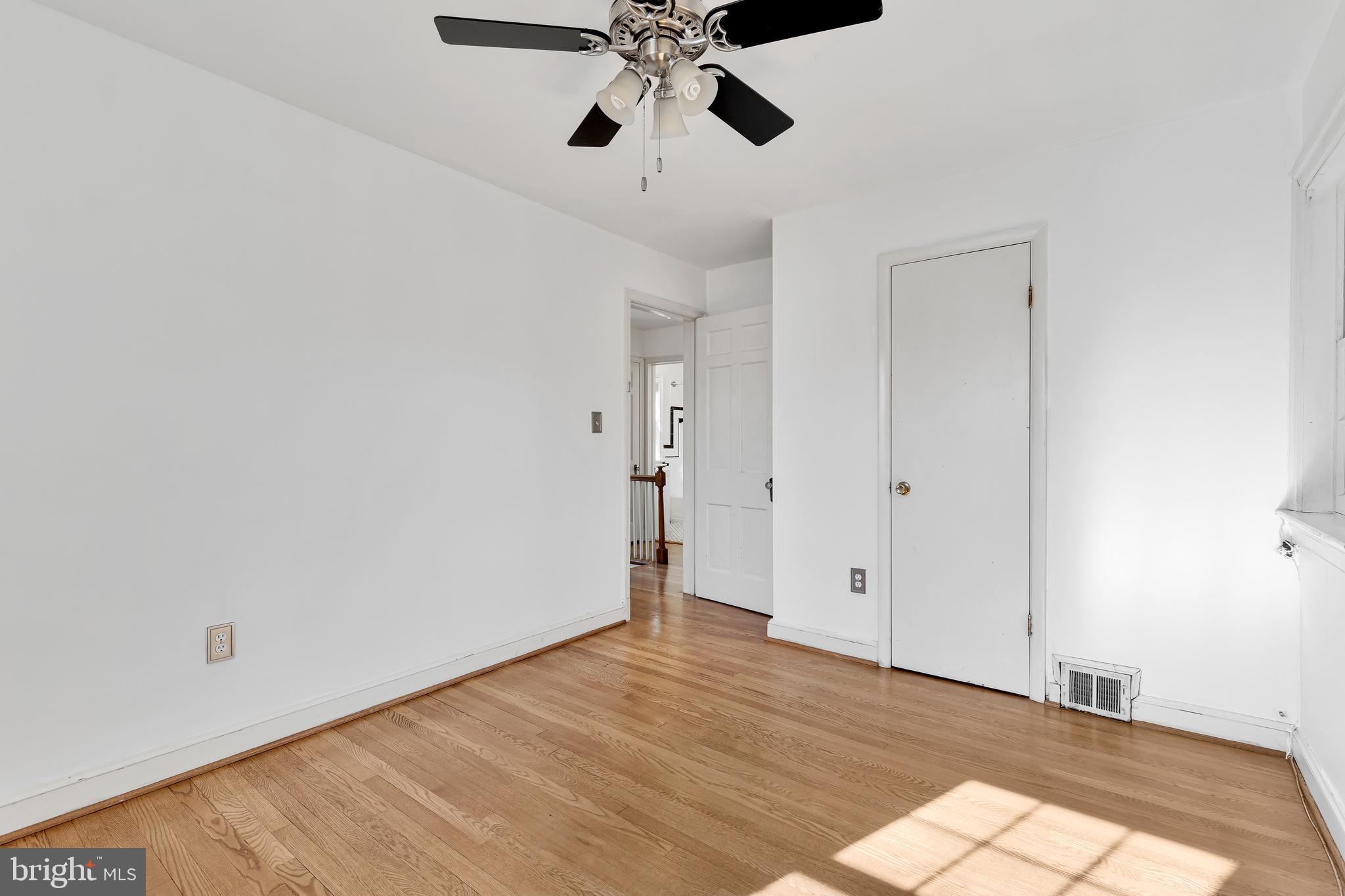 LEEWAY HEIGHTS - Residential Lease