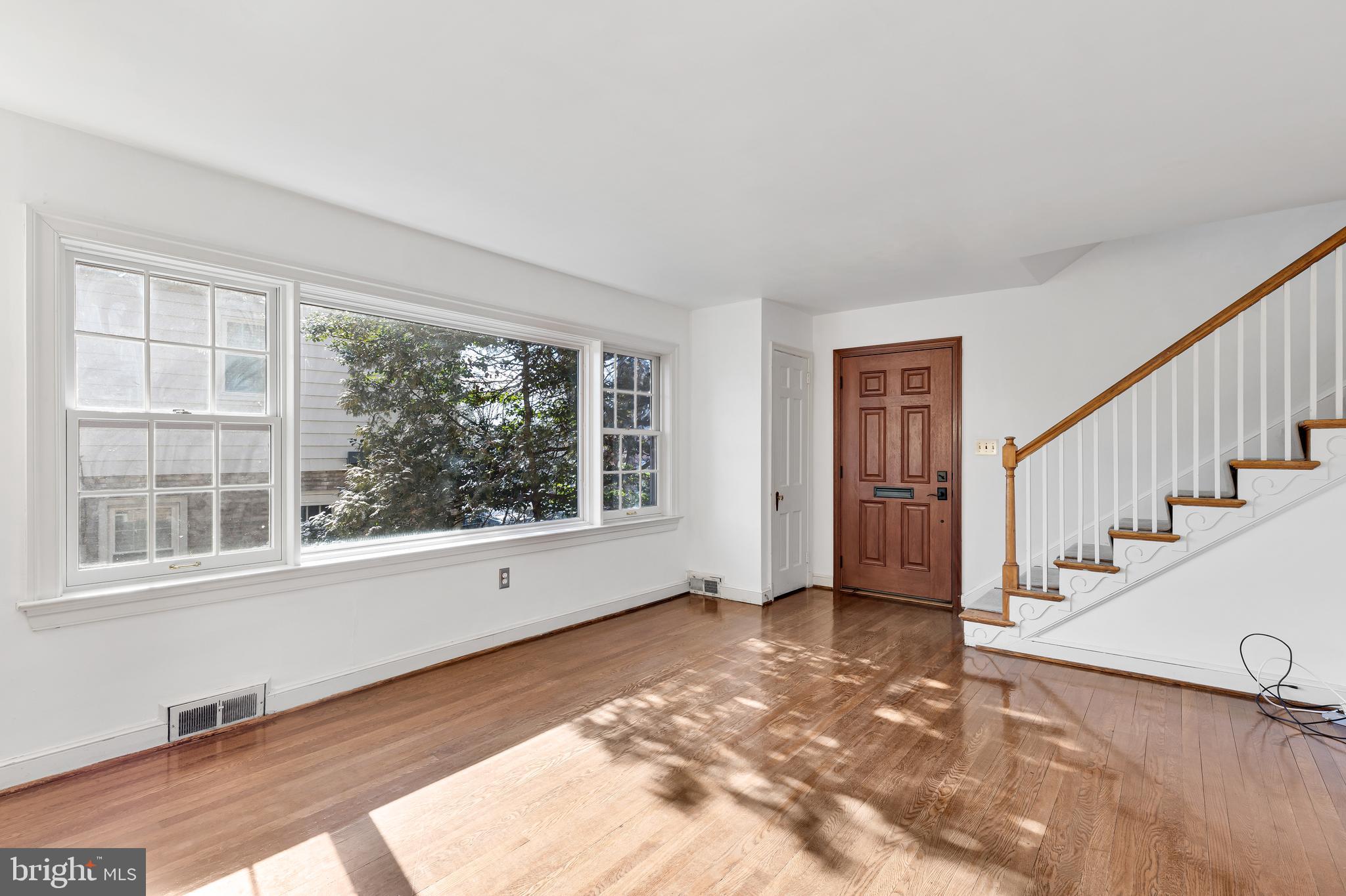 LEEWAY HEIGHTS - Residential Lease