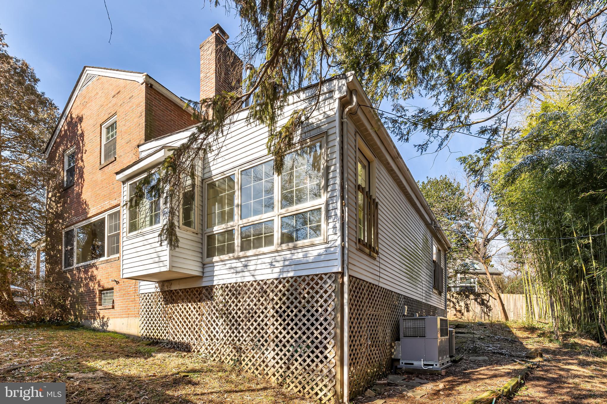 LEEWAY HEIGHTS - Residential Lease