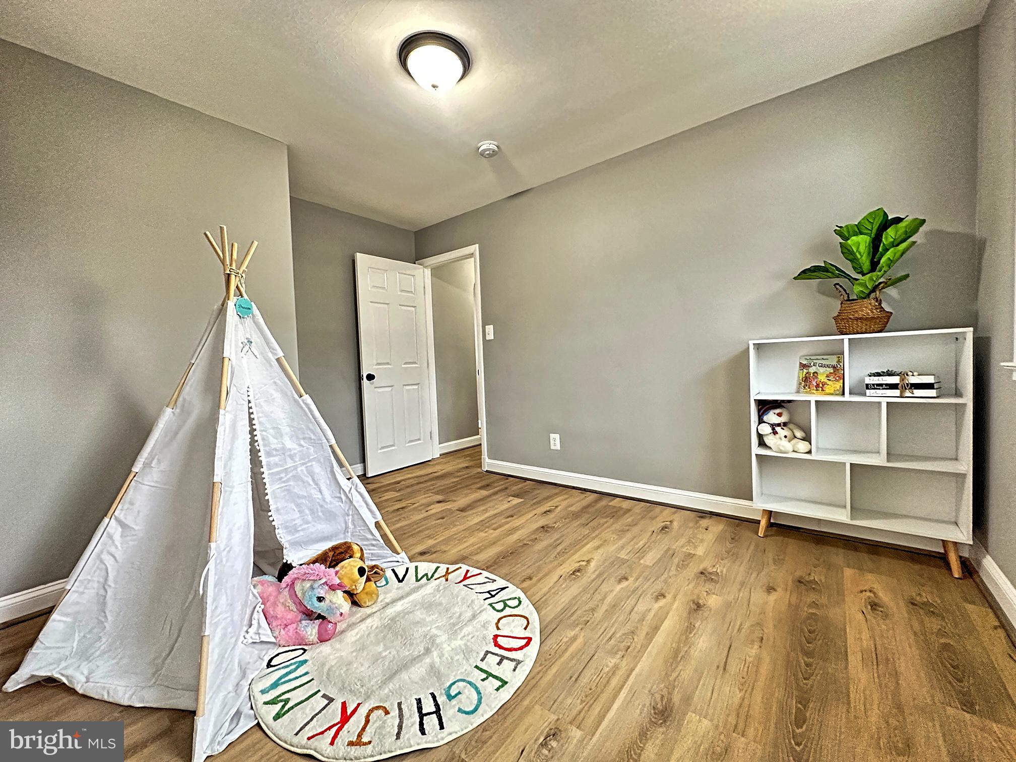 COOLRIDGE ACRES - Residential