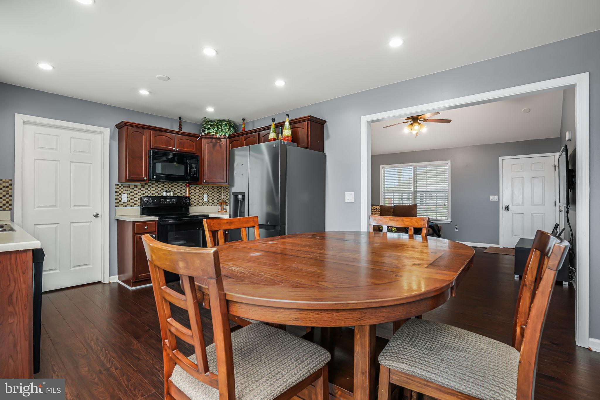 WOODLAND MANOR - Residential