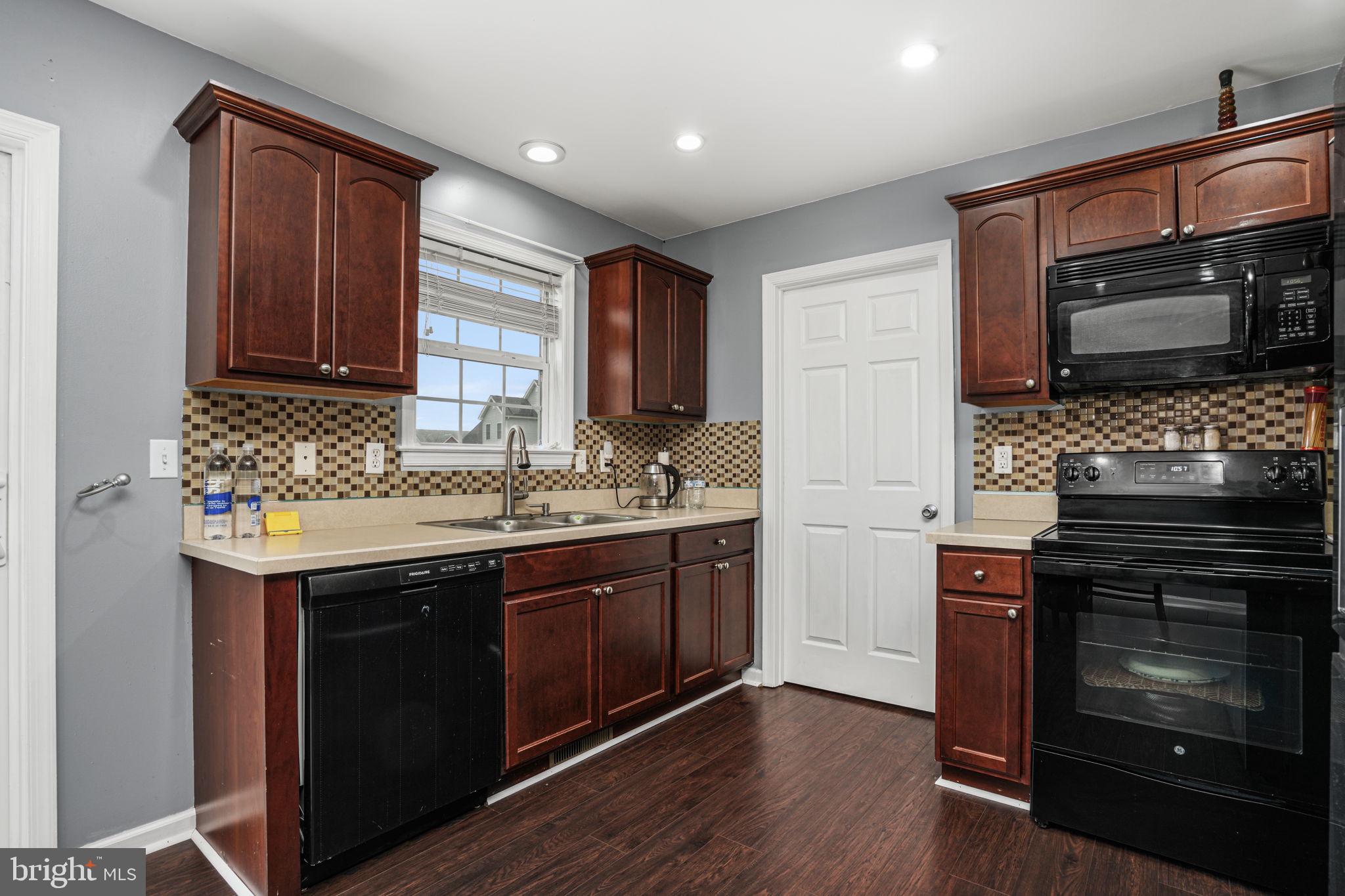 WOODLAND MANOR - Residential