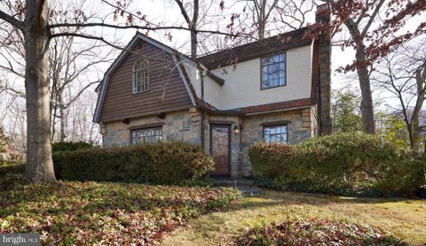 Photo of 8509 Woodhaven Boulevard, BETHESDA, MD 20817 (MLS # MDMC2166470) Photo of 8509 Woodhaven Boulevard, BETHESDA, MD 20817 (MLS # MDMC2166470)
