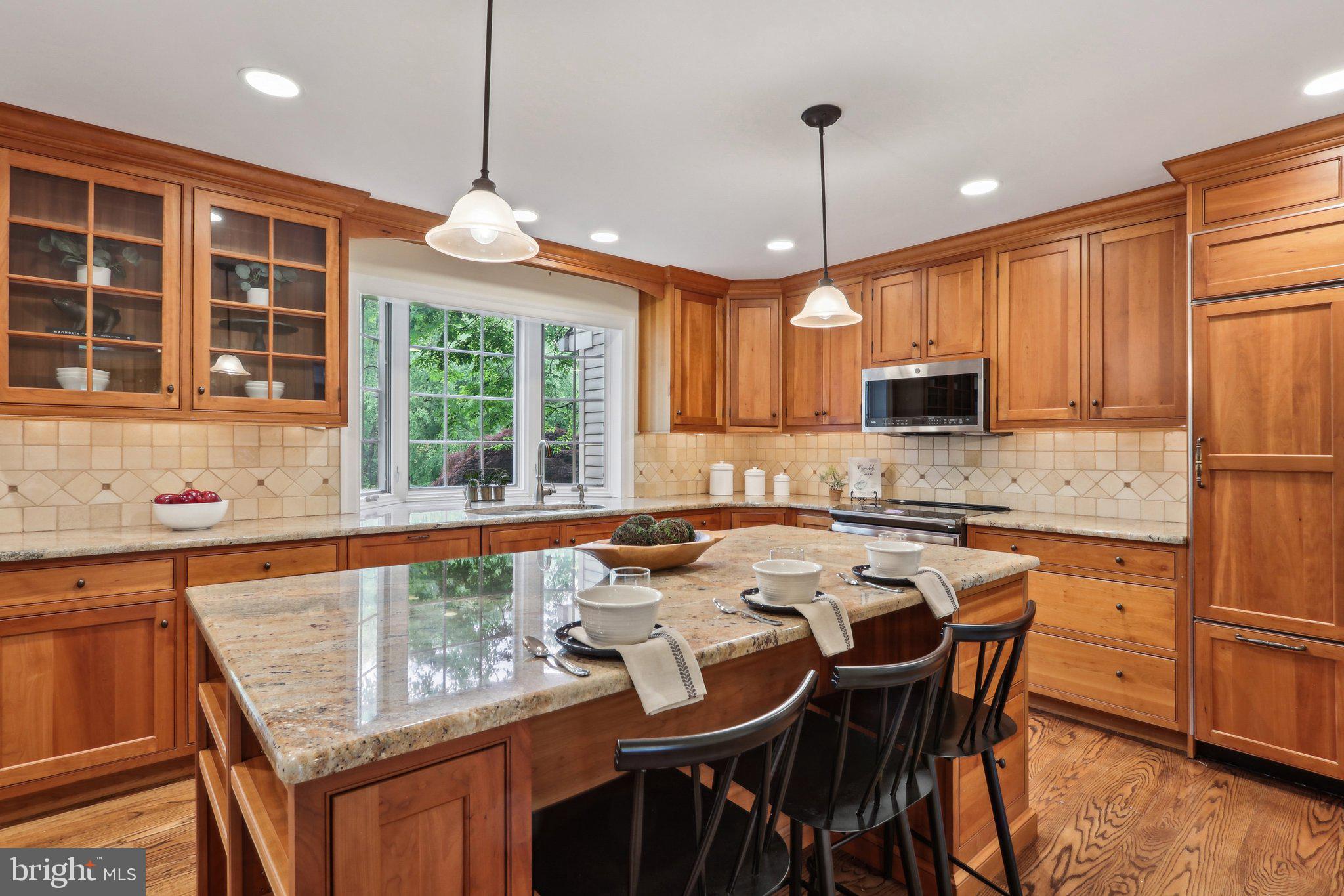 RADNOR HUNT - Residential