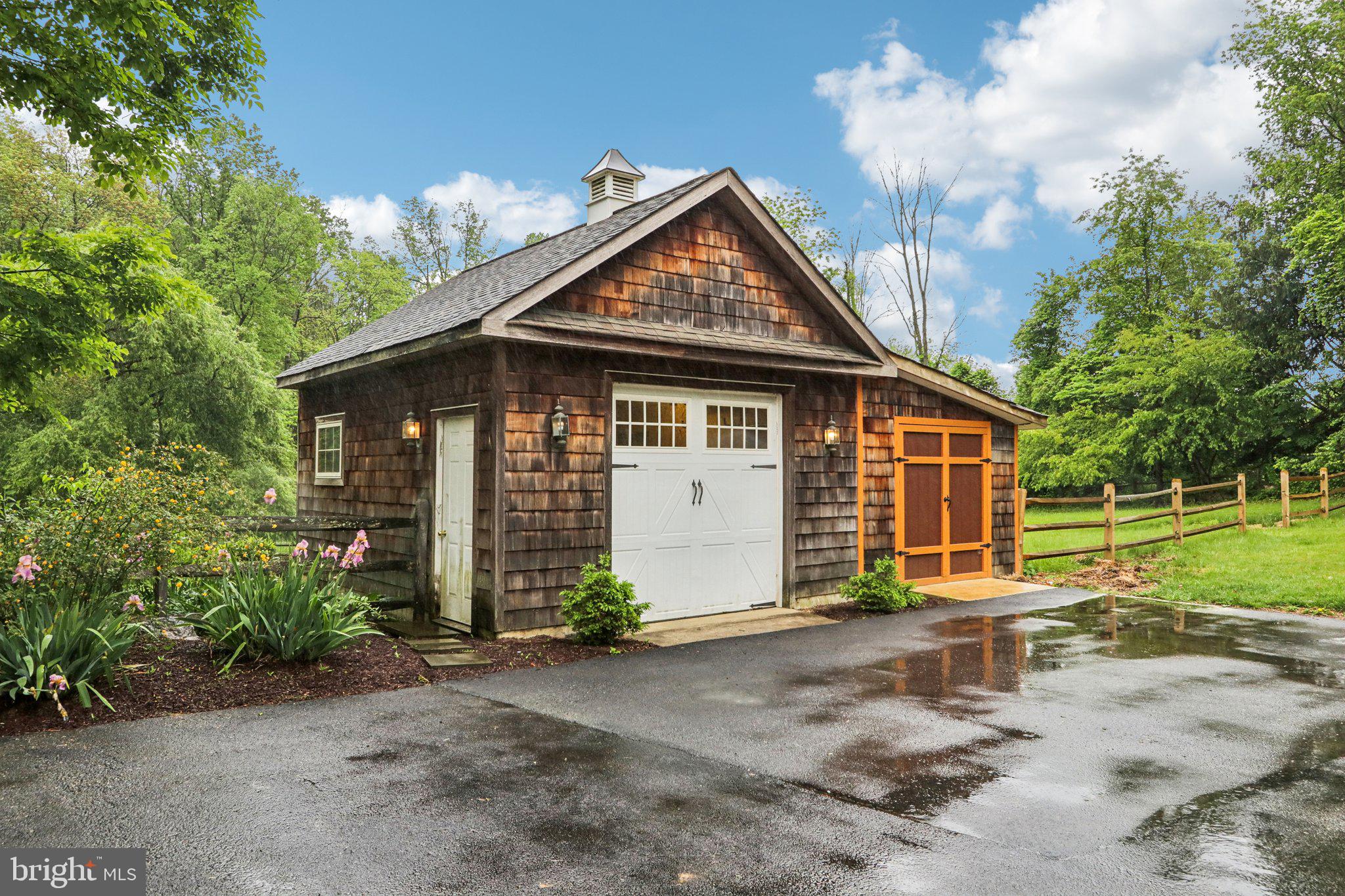 RADNOR HUNT - Residential