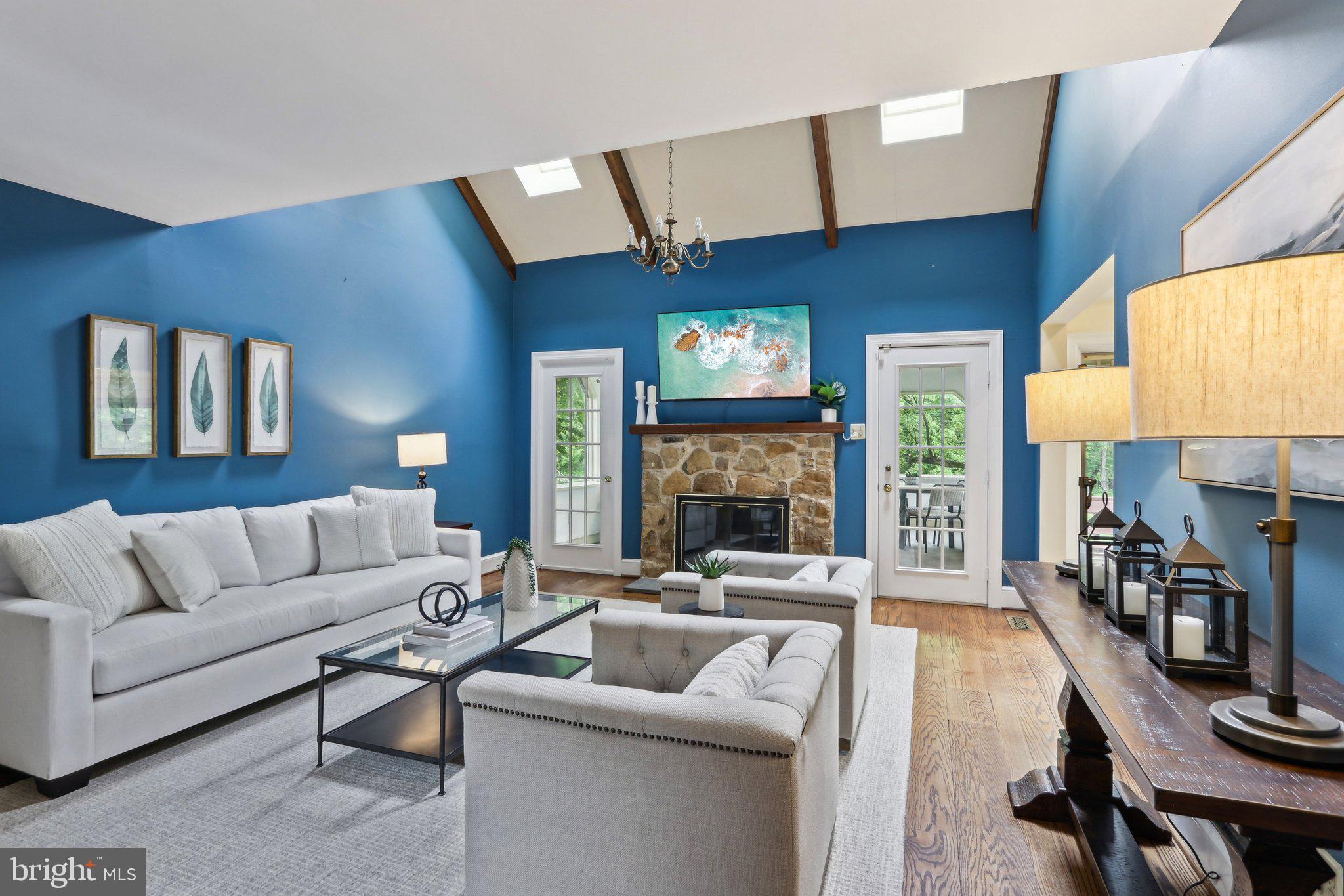 RADNOR HUNT - Residential