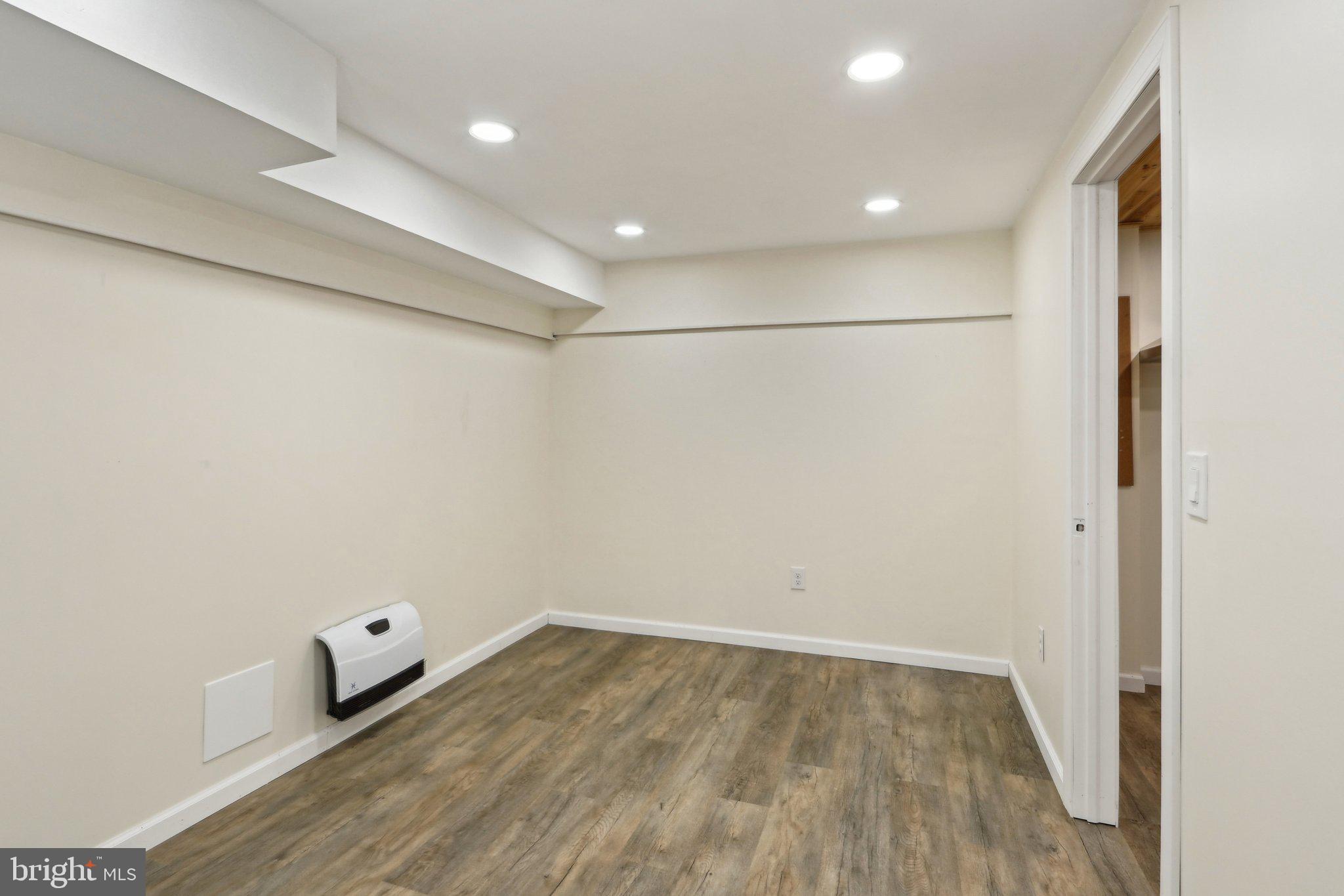 RADNOR HUNT - Residential