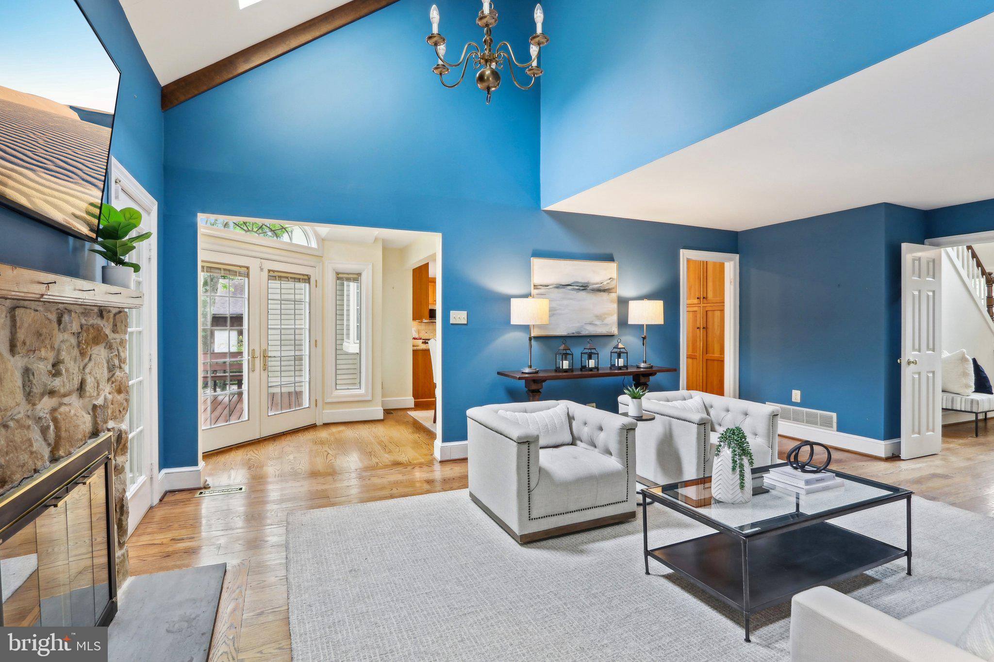 RADNOR HUNT - Residential