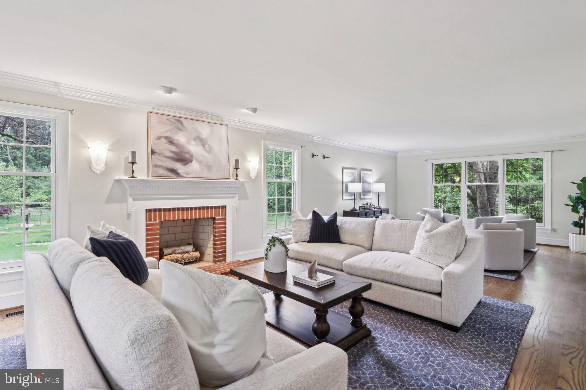 RADNOR HUNT - Residential