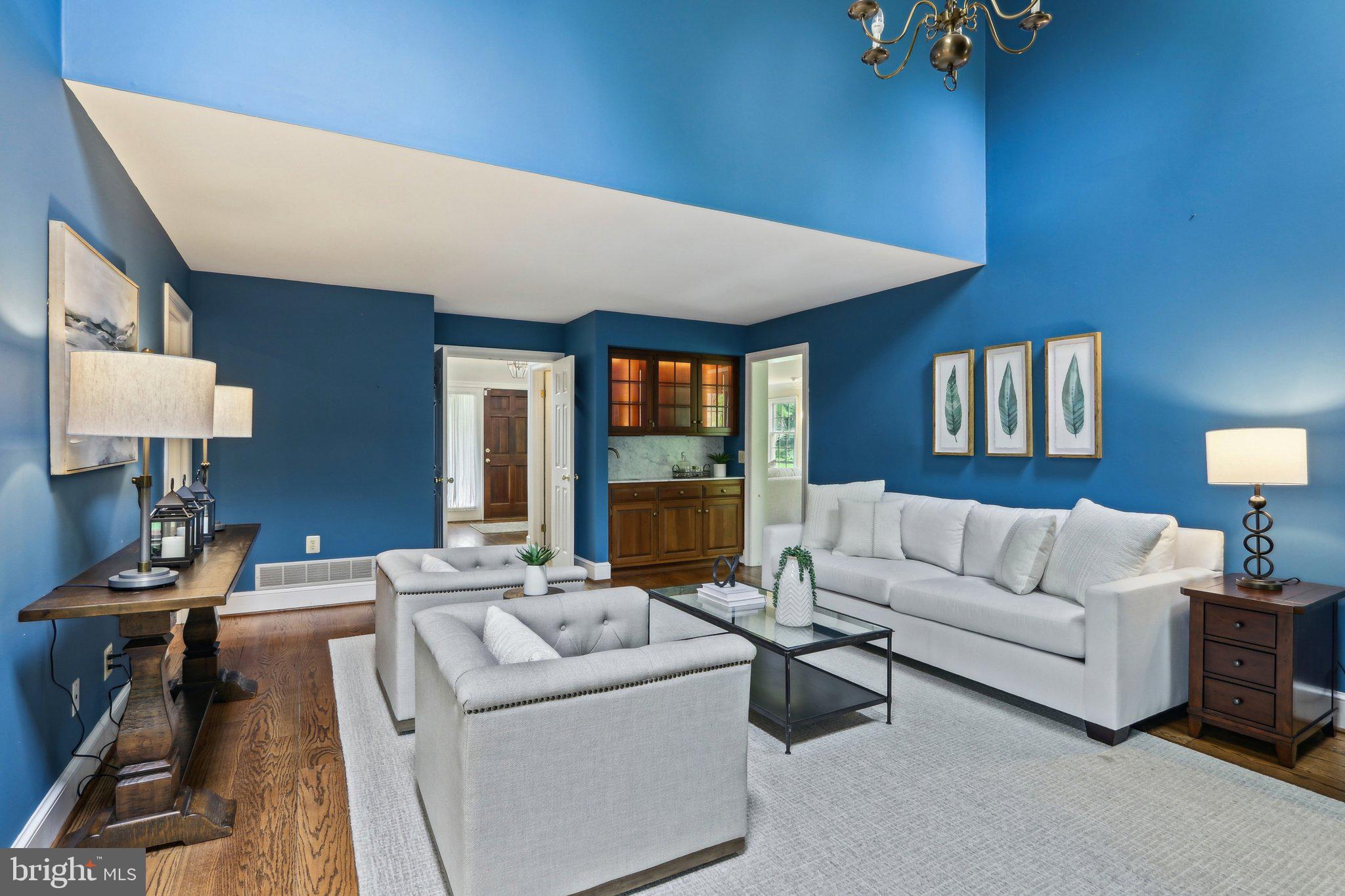 RADNOR HUNT - Residential