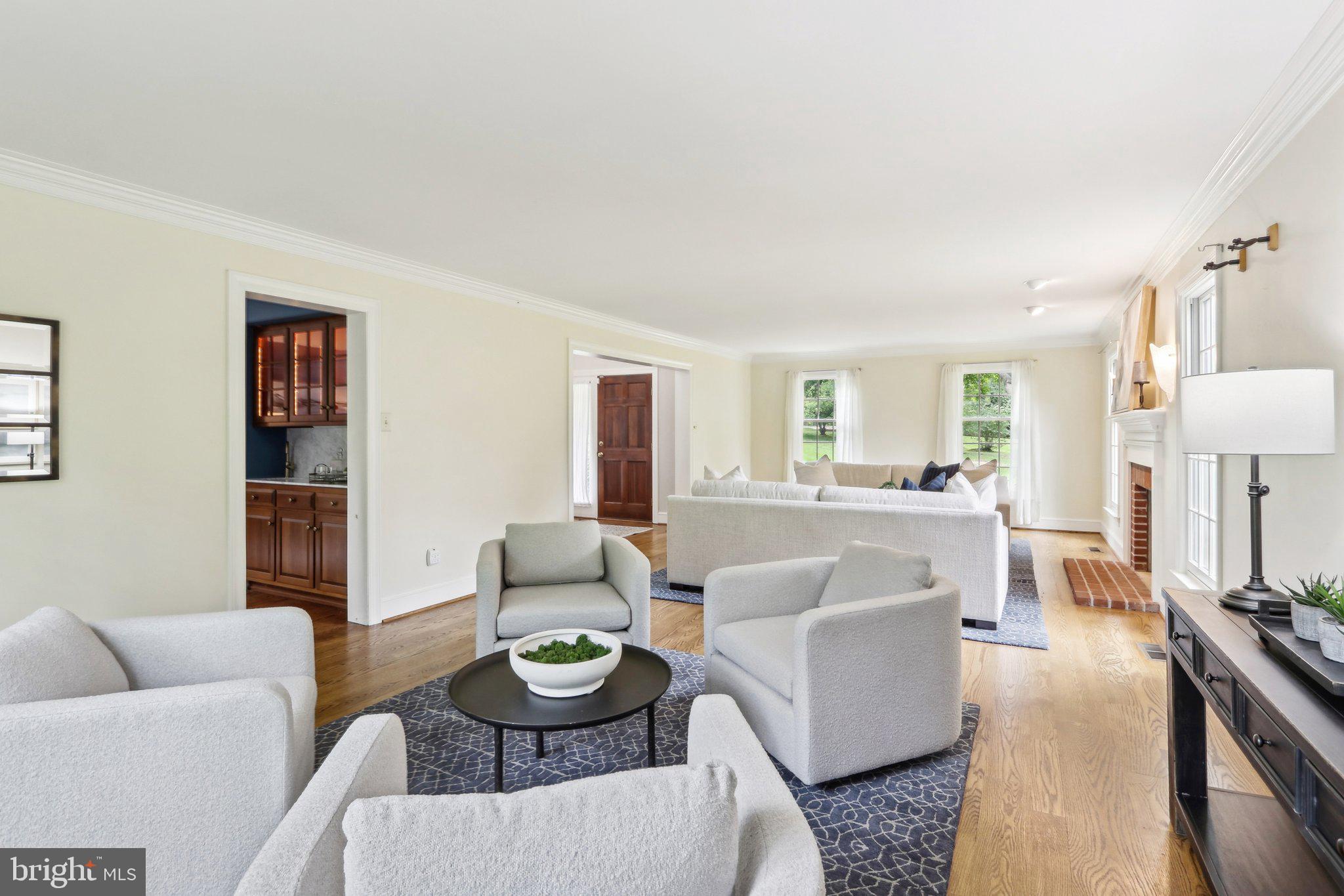 RADNOR HUNT - Residential