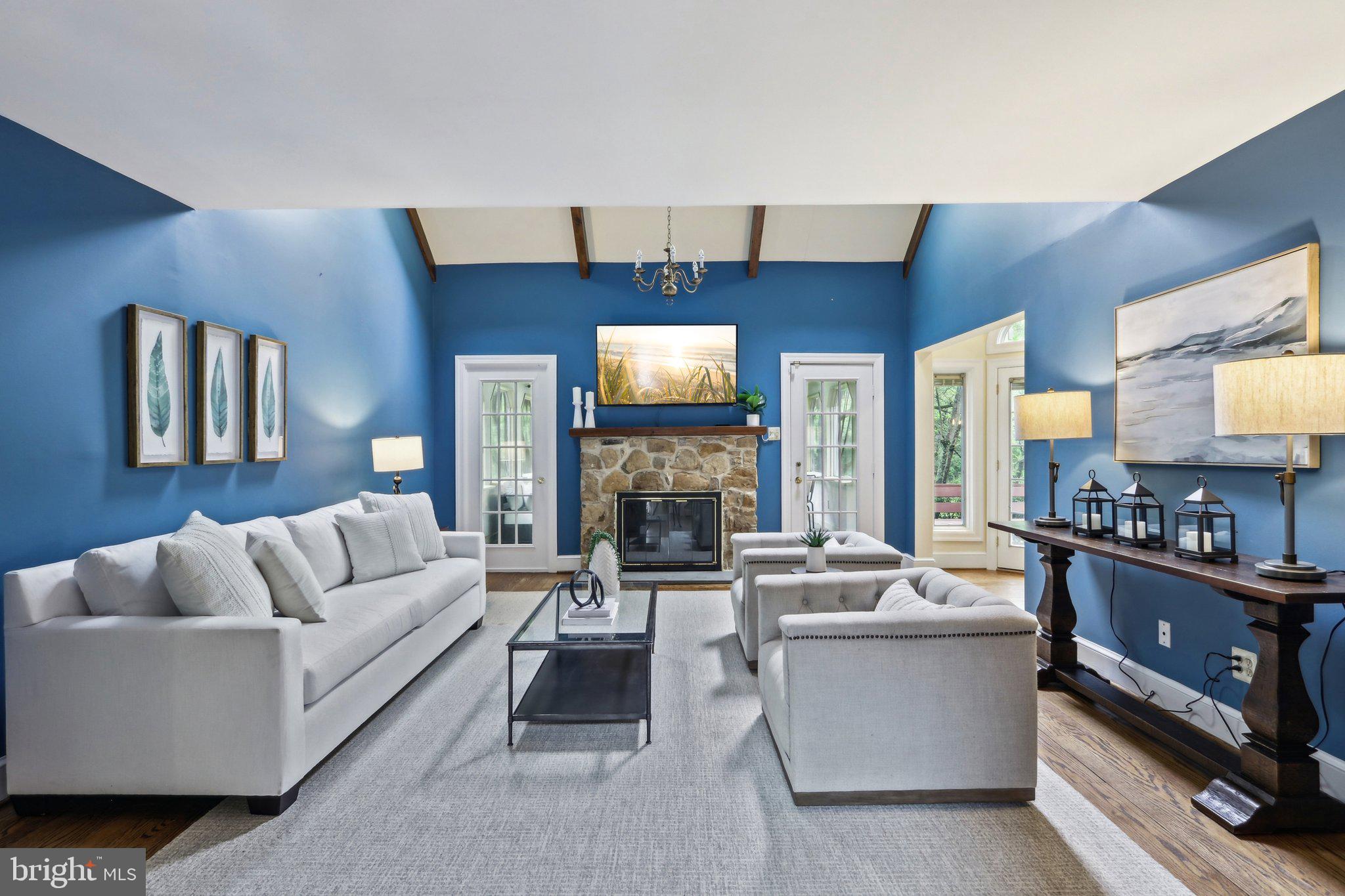 RADNOR HUNT - Residential