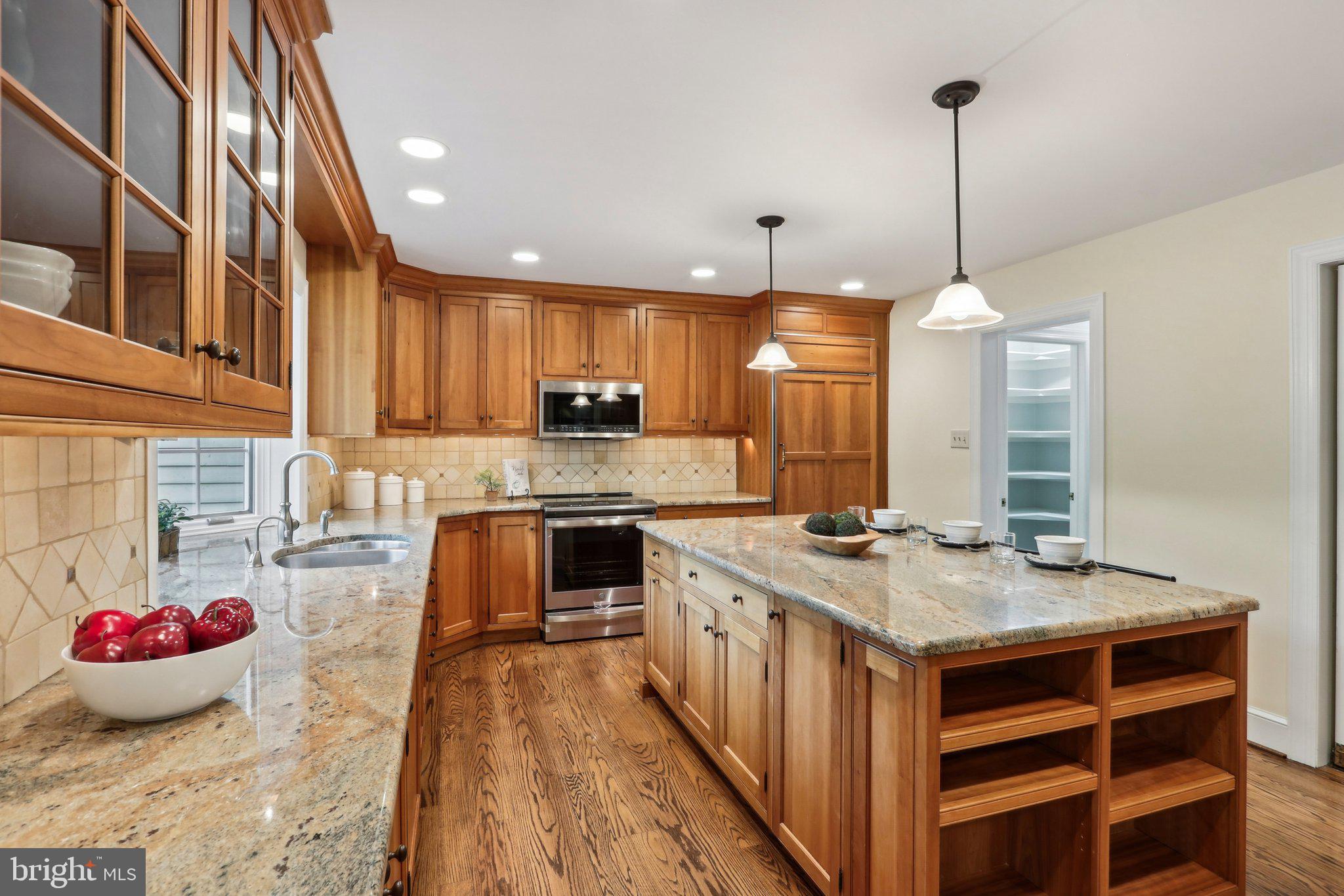 RADNOR HUNT - Residential