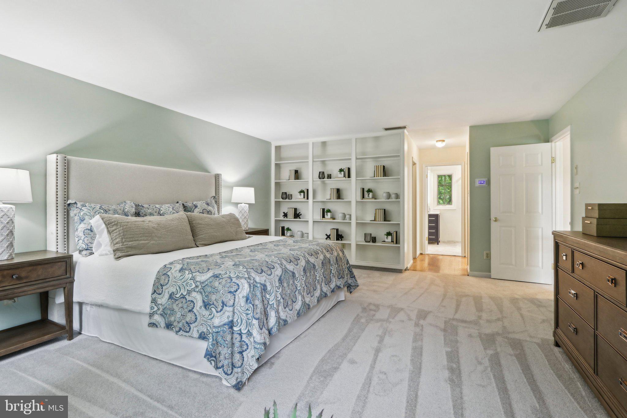 RADNOR HUNT - Residential