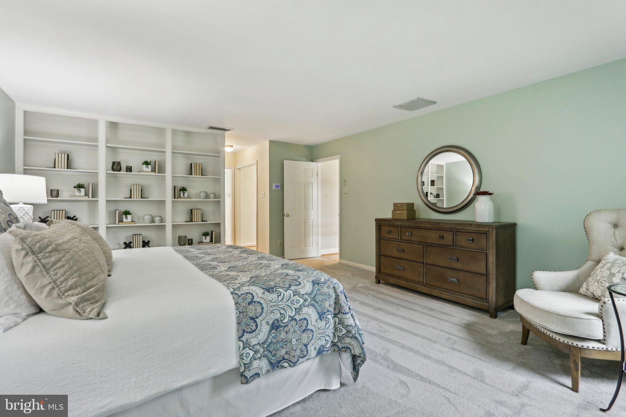 RADNOR HUNT - Residential