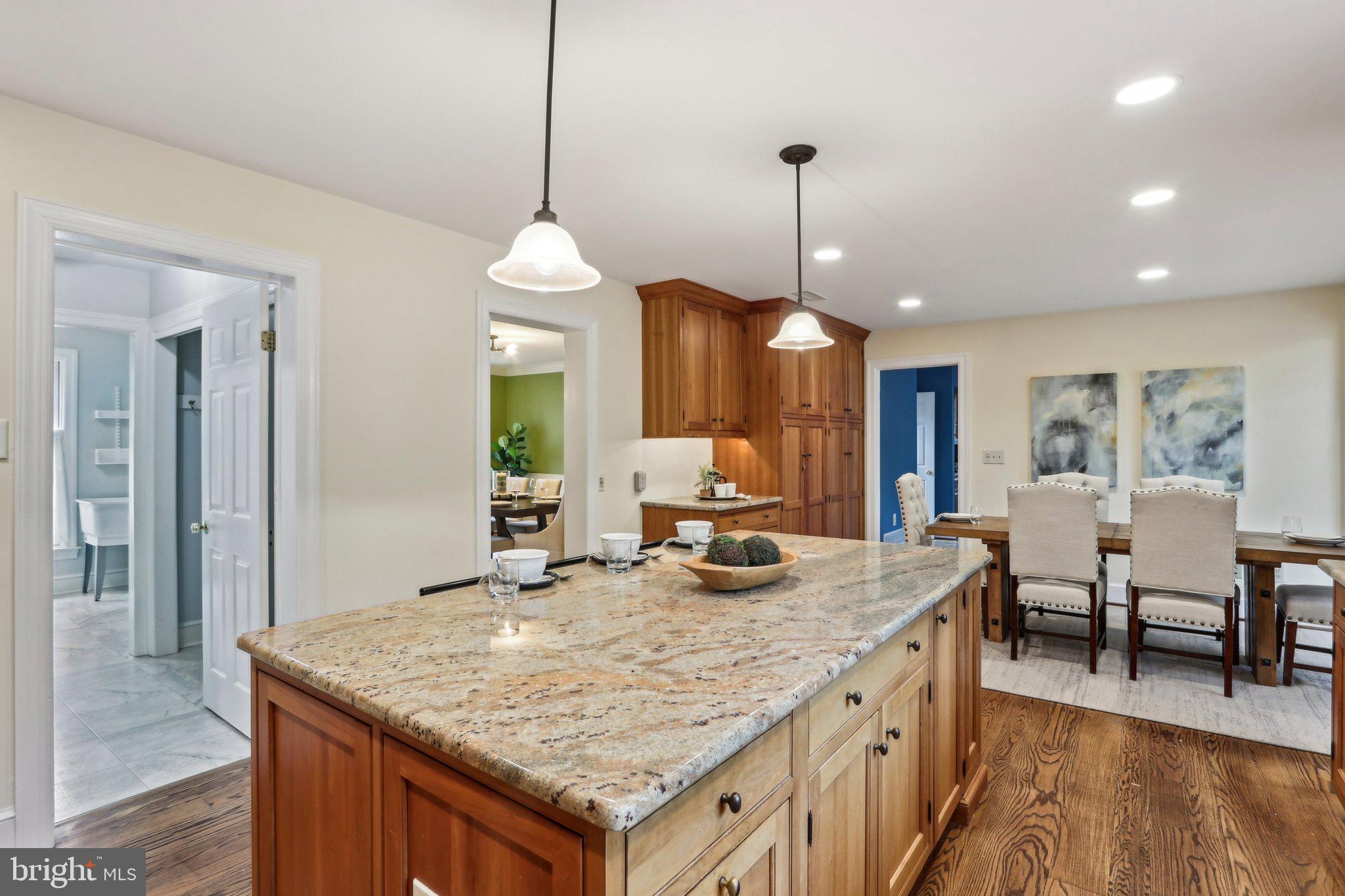 RADNOR HUNT - Residential