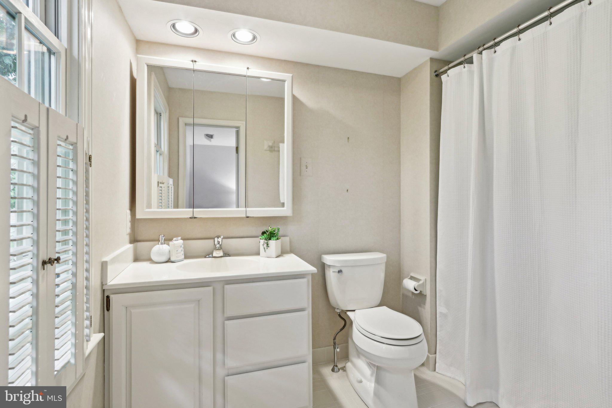 RADNOR HUNT - Residential