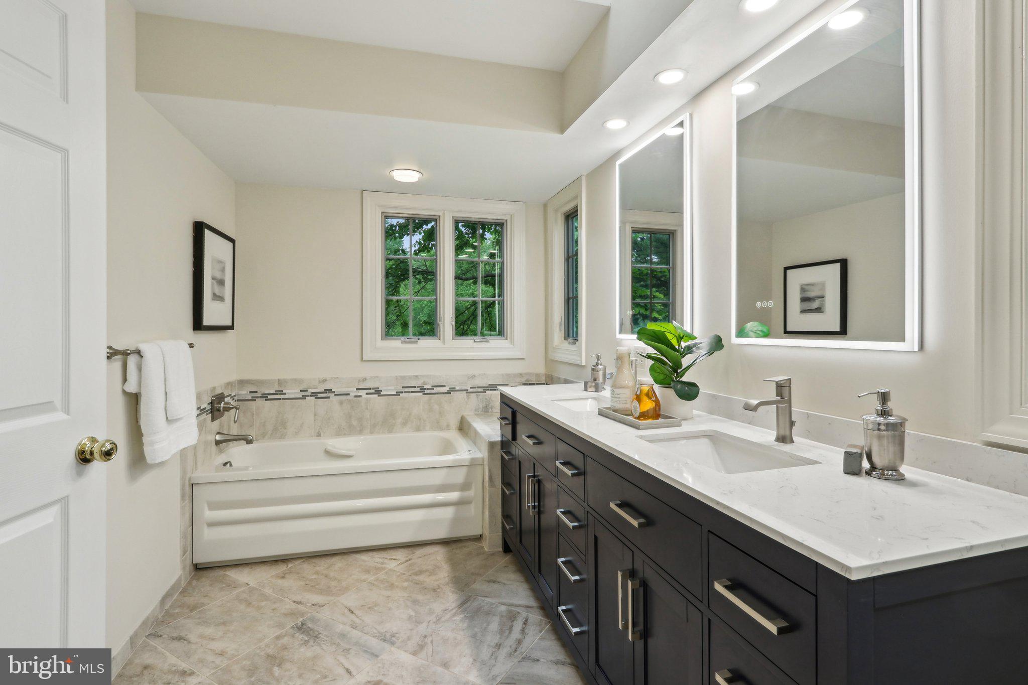 RADNOR HUNT - Residential