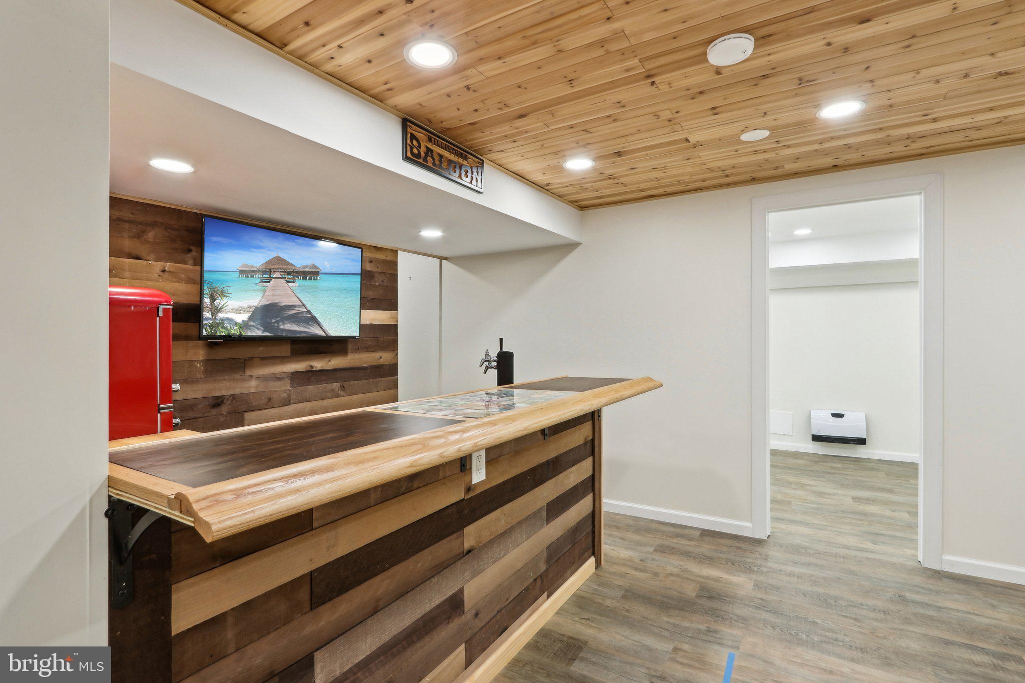 RADNOR HUNT - Residential