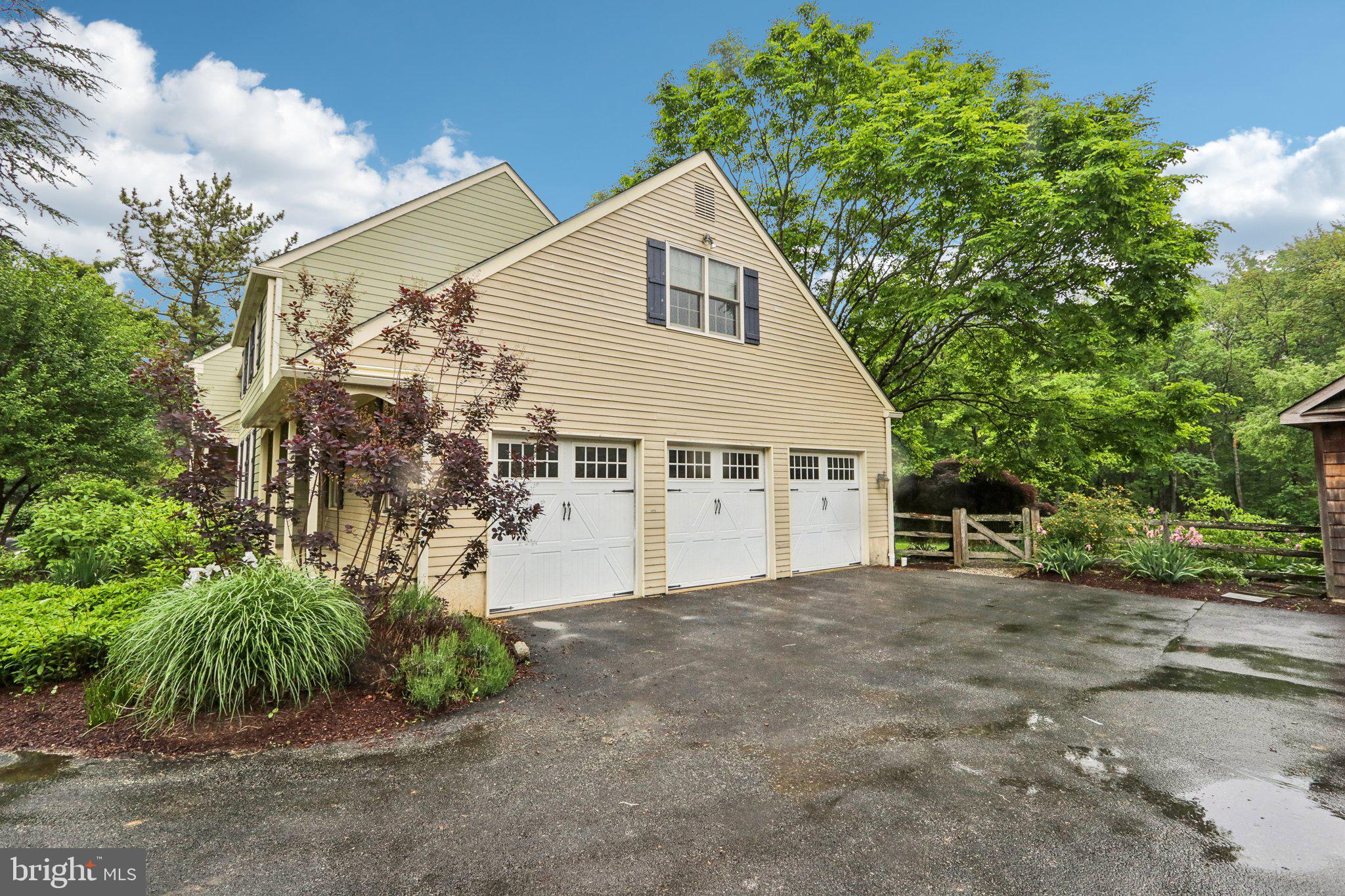 RADNOR HUNT - Residential