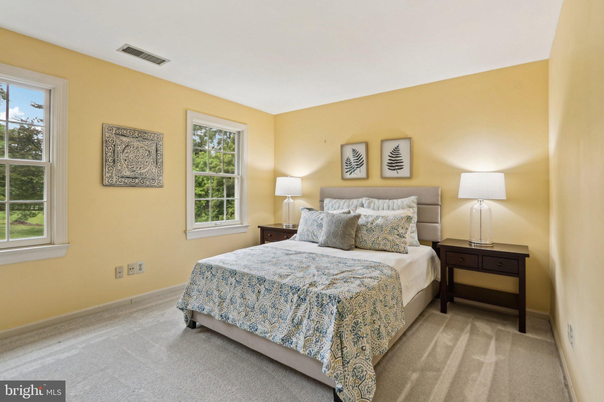 RADNOR HUNT - Residential