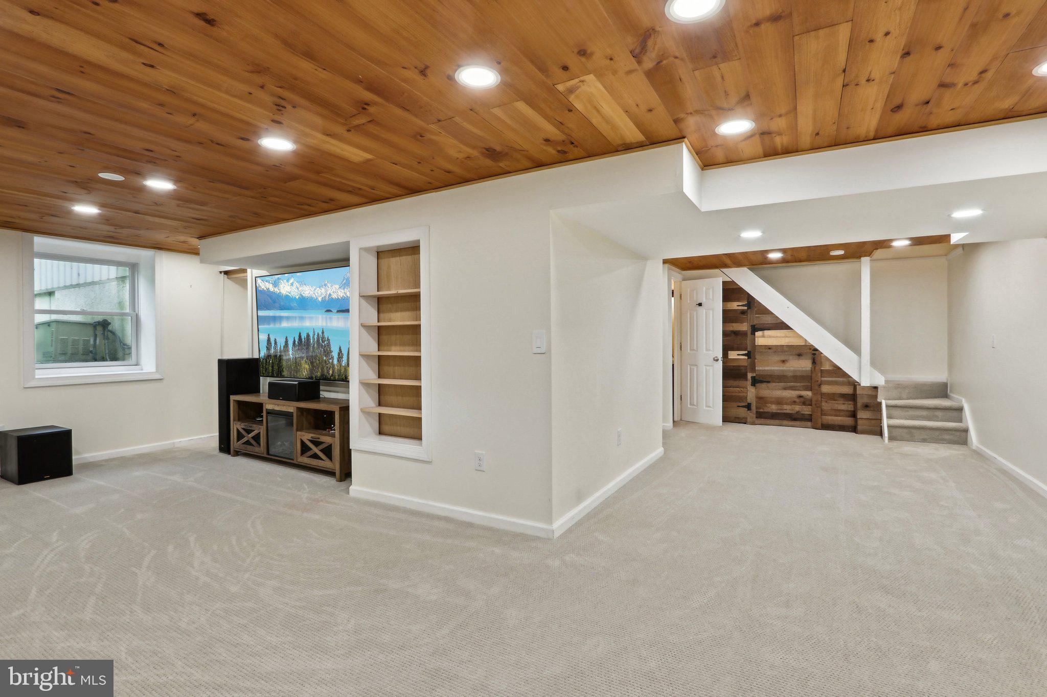 RADNOR HUNT - Residential