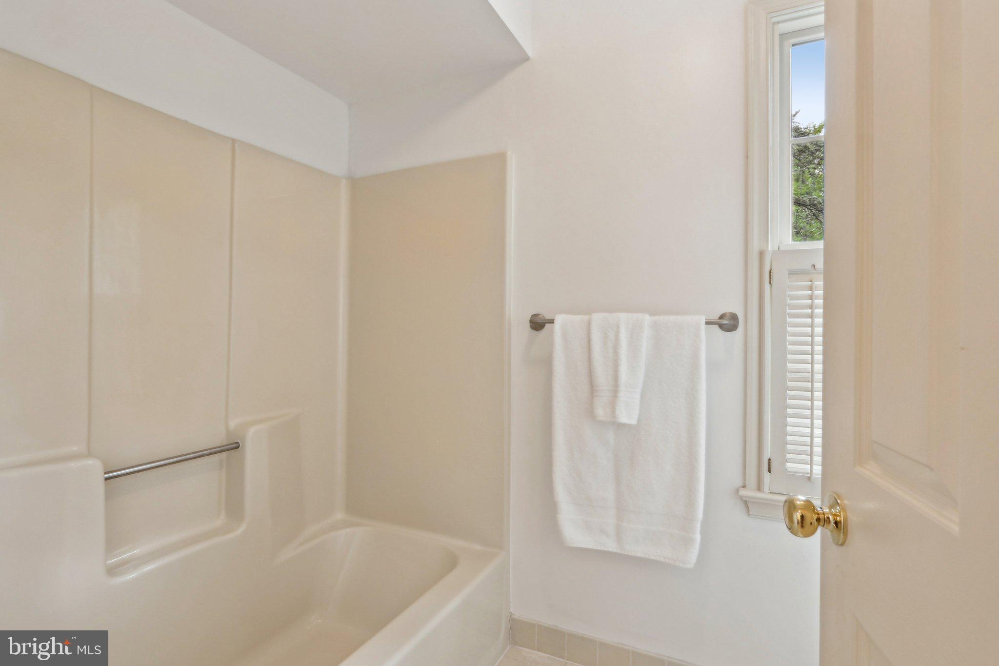 RADNOR HUNT - Residential