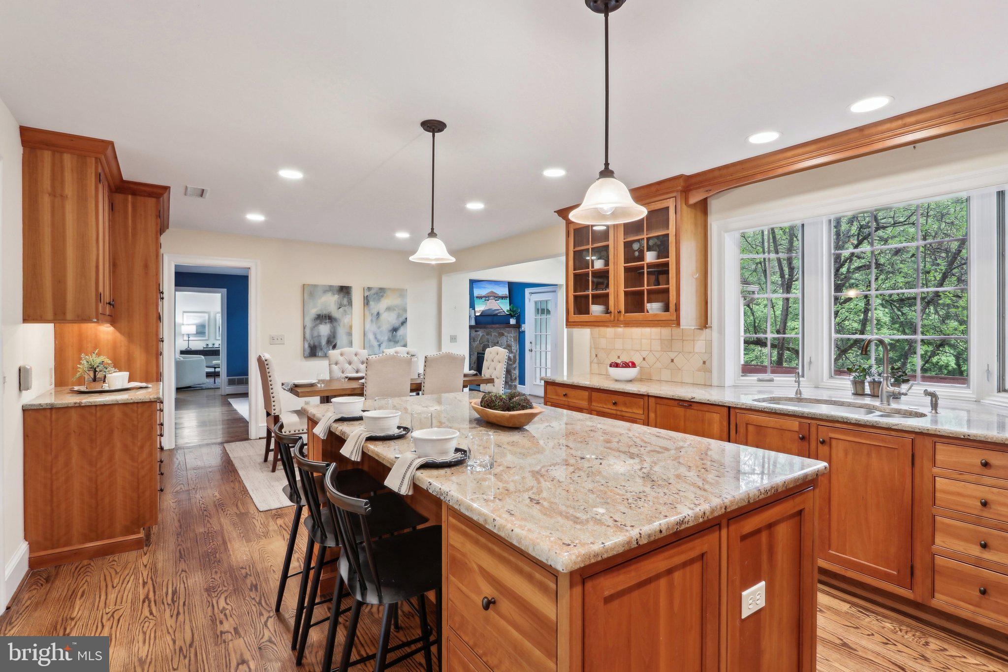 RADNOR HUNT - Residential