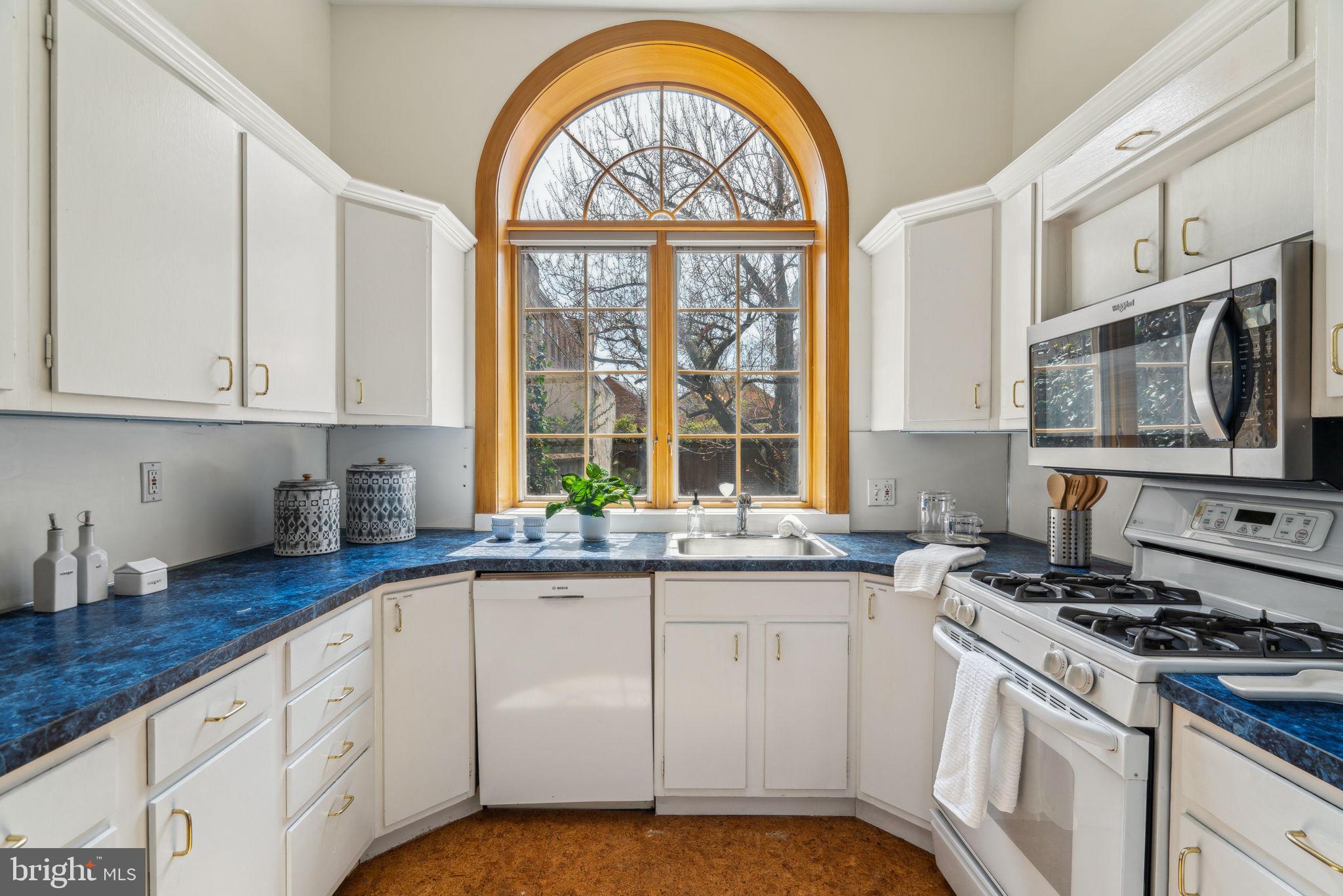 SOCIETY HILL - Residential