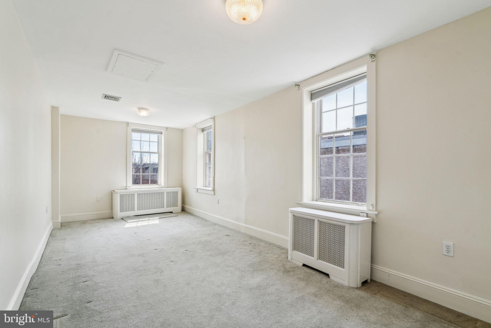 SOCIETY HILL - Residential