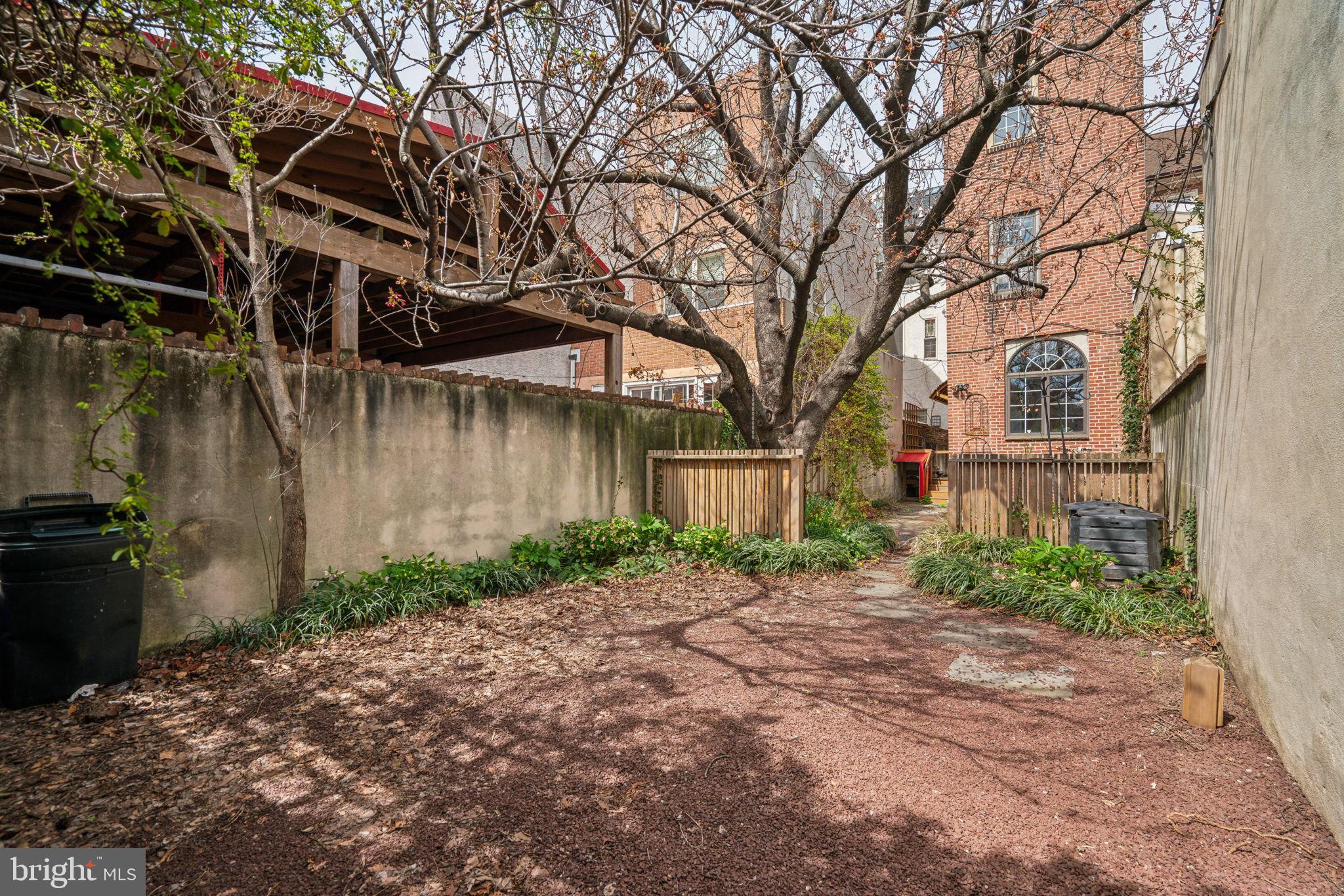 SOCIETY HILL - Residential