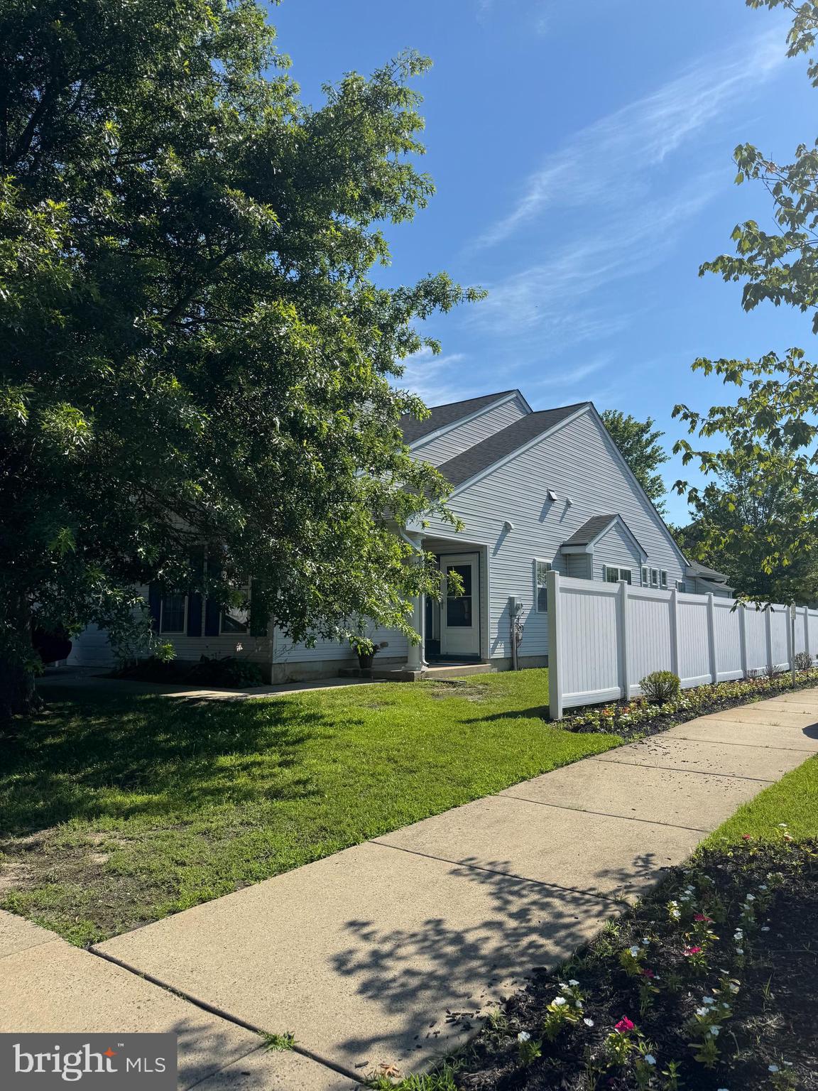112 GIUNTA WALK