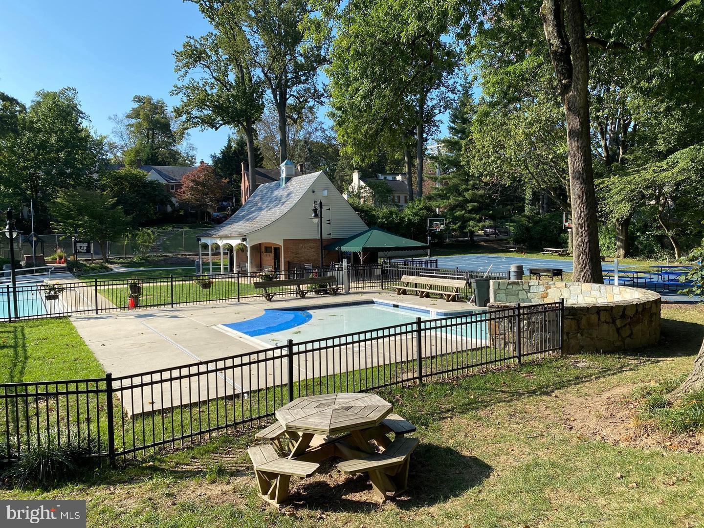 STONELEIGH - Residential