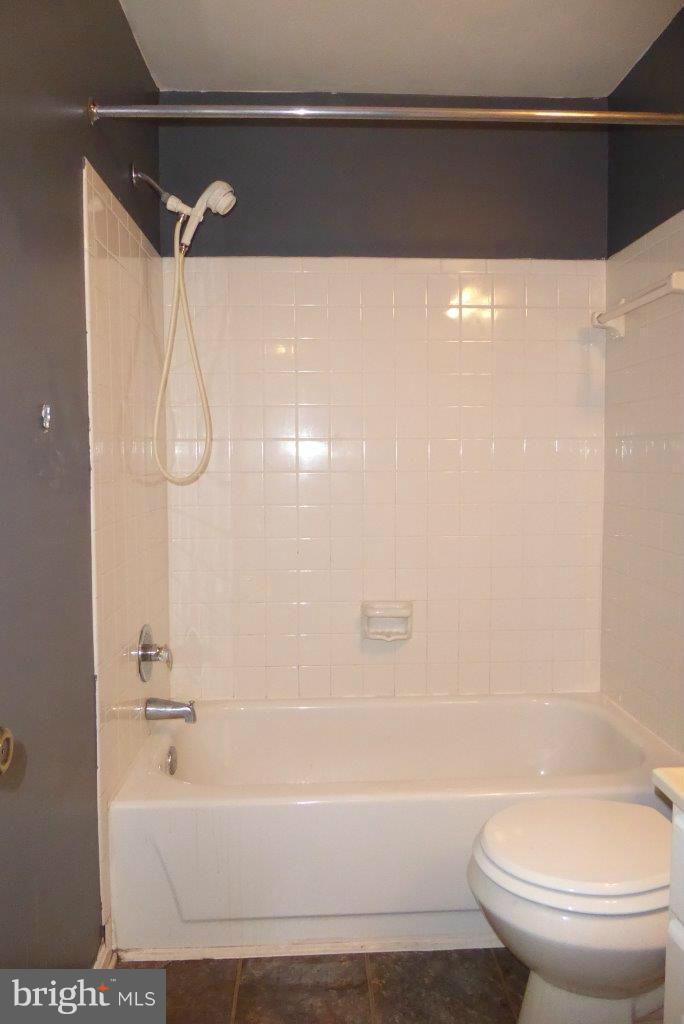 THE TIERS OF LAUREL LAKE - Residential