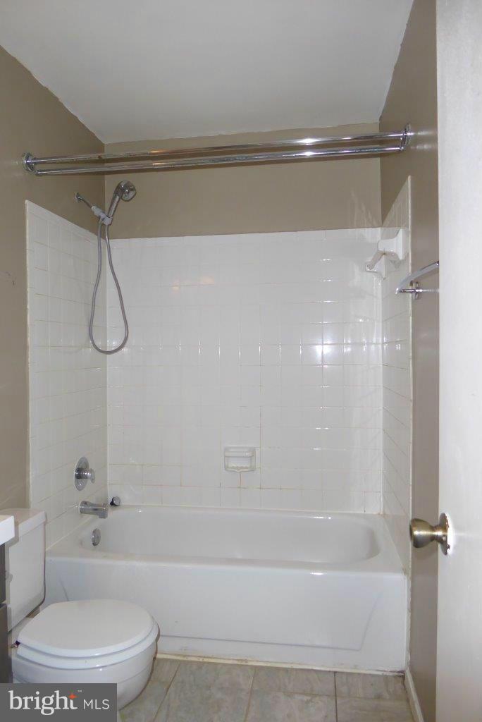 THE TIERS OF LAUREL LAKE - Residential