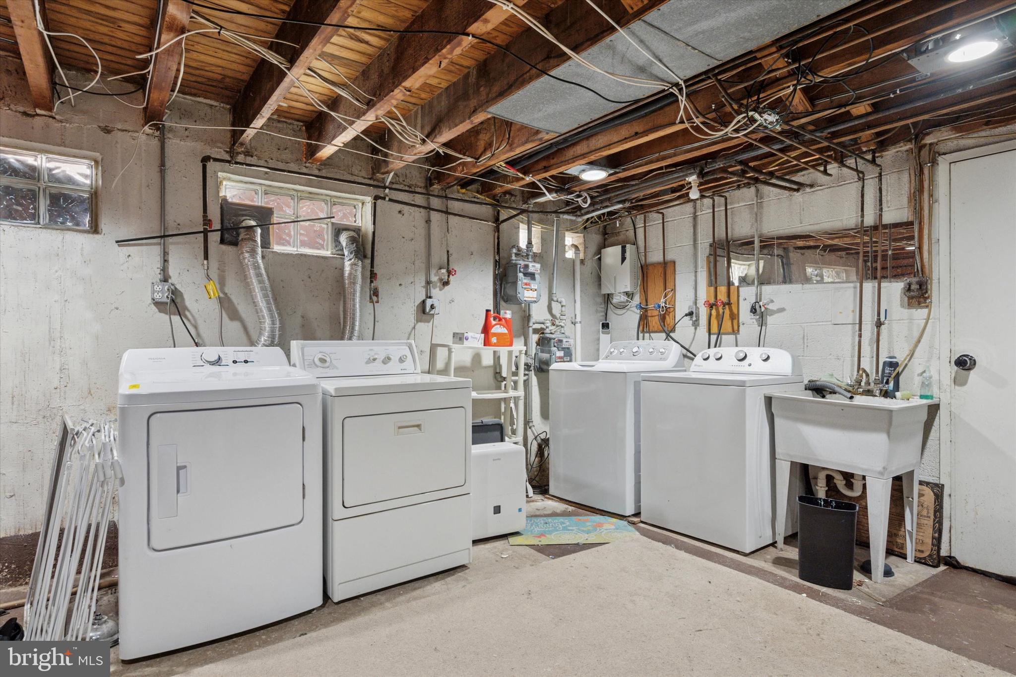 ACADEMY GARDENS - Residential Lease