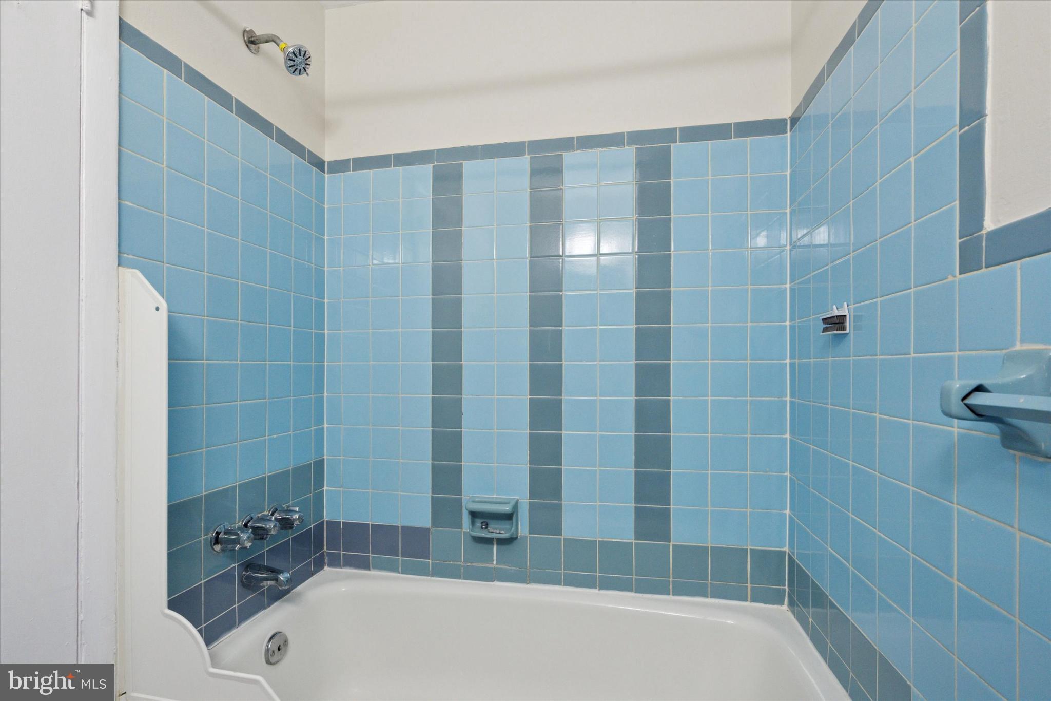 ACADEMY GARDENS - Residential Lease