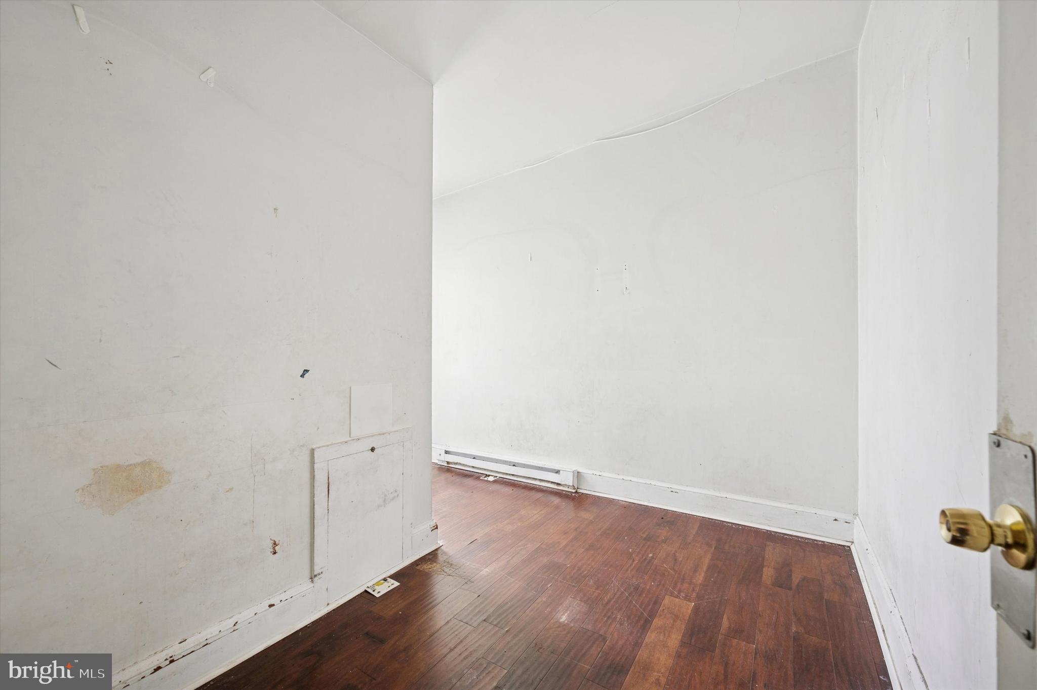 BRIDESBURG - Residential