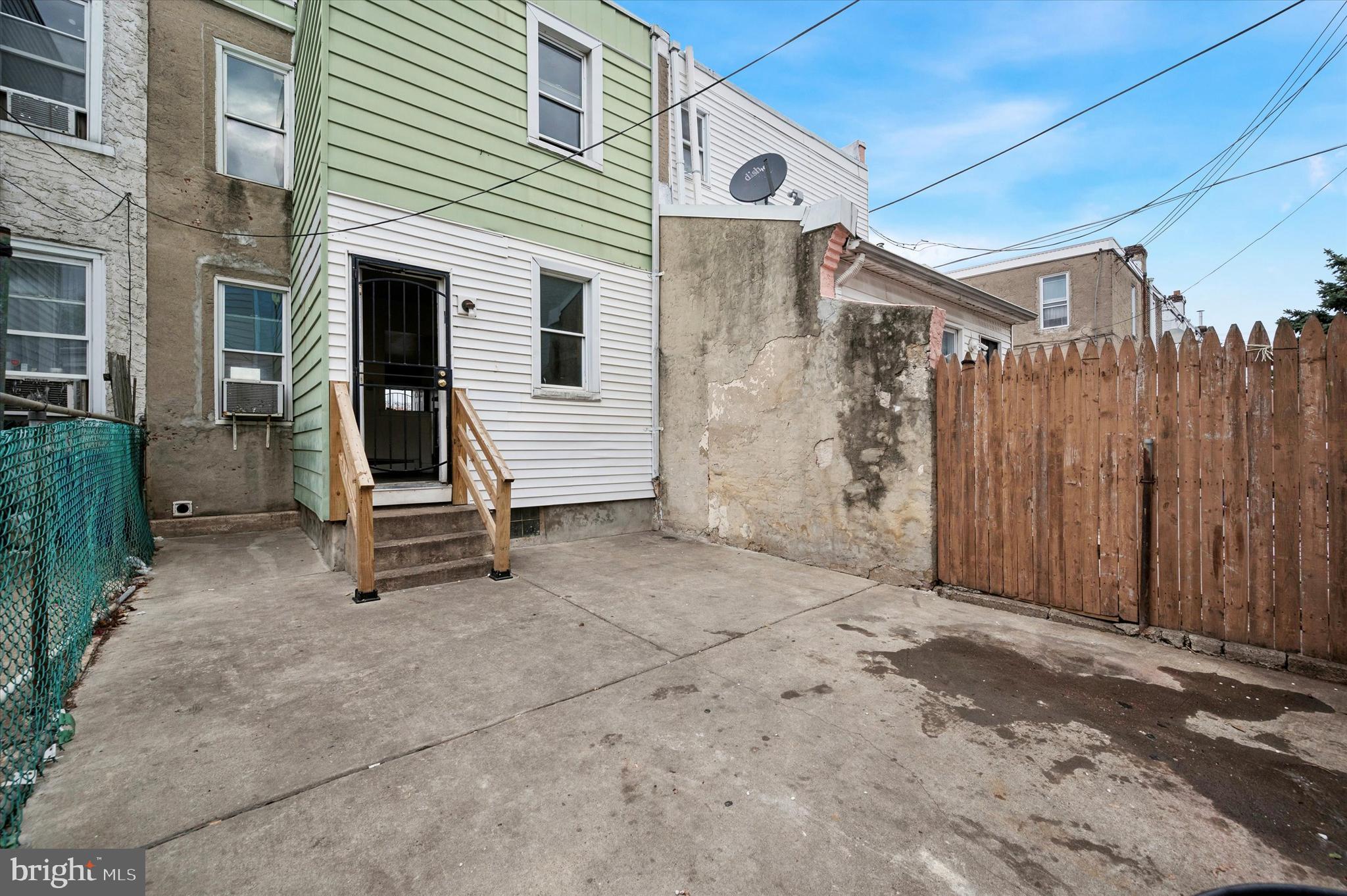 BRIDESBURG - Residential