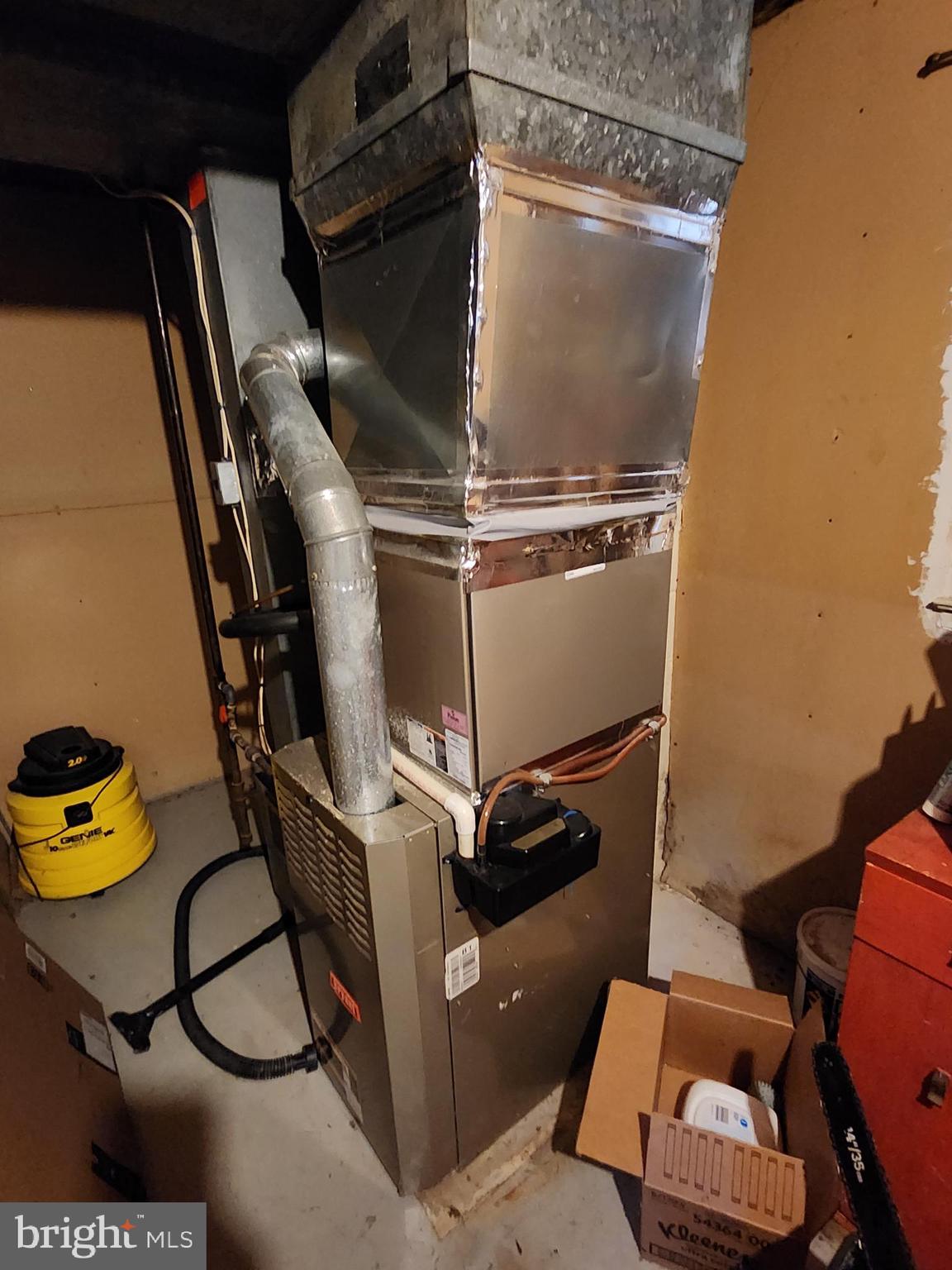 QUEENS WOOD - Residential