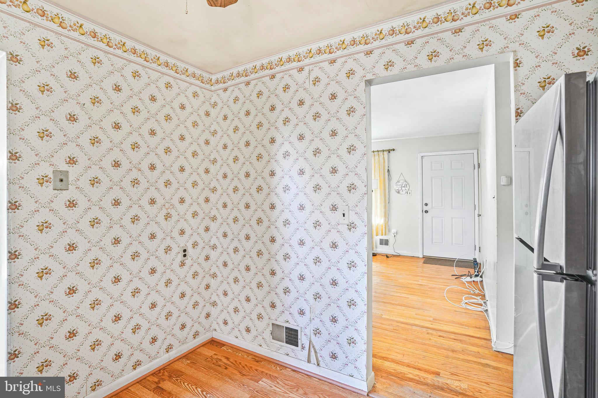 QUEENS WOOD - Residential