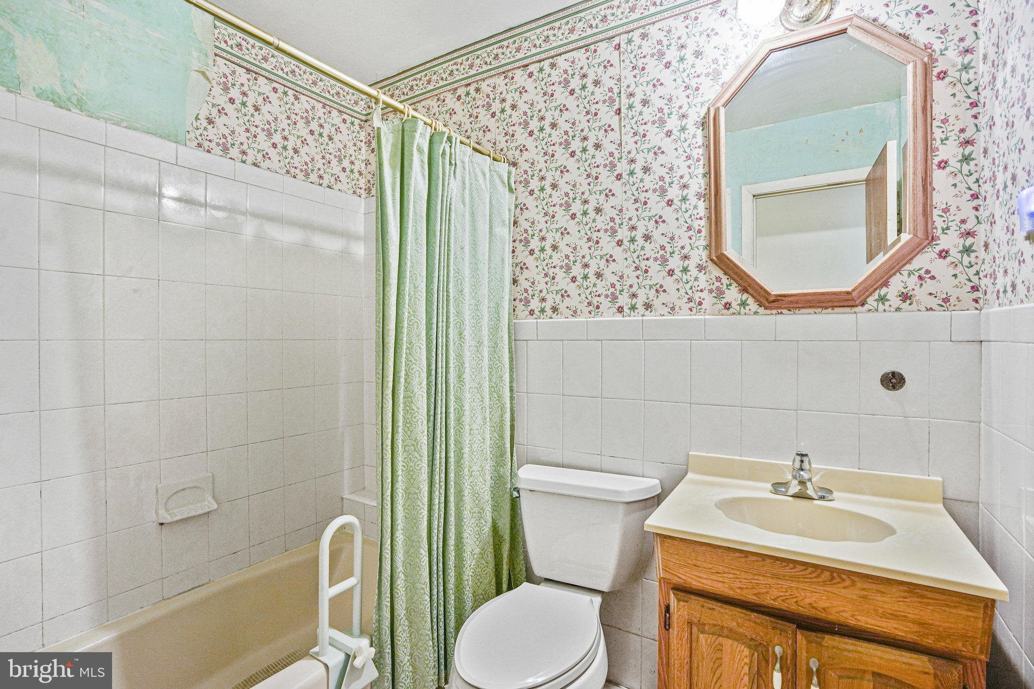 QUEENS WOOD - Residential