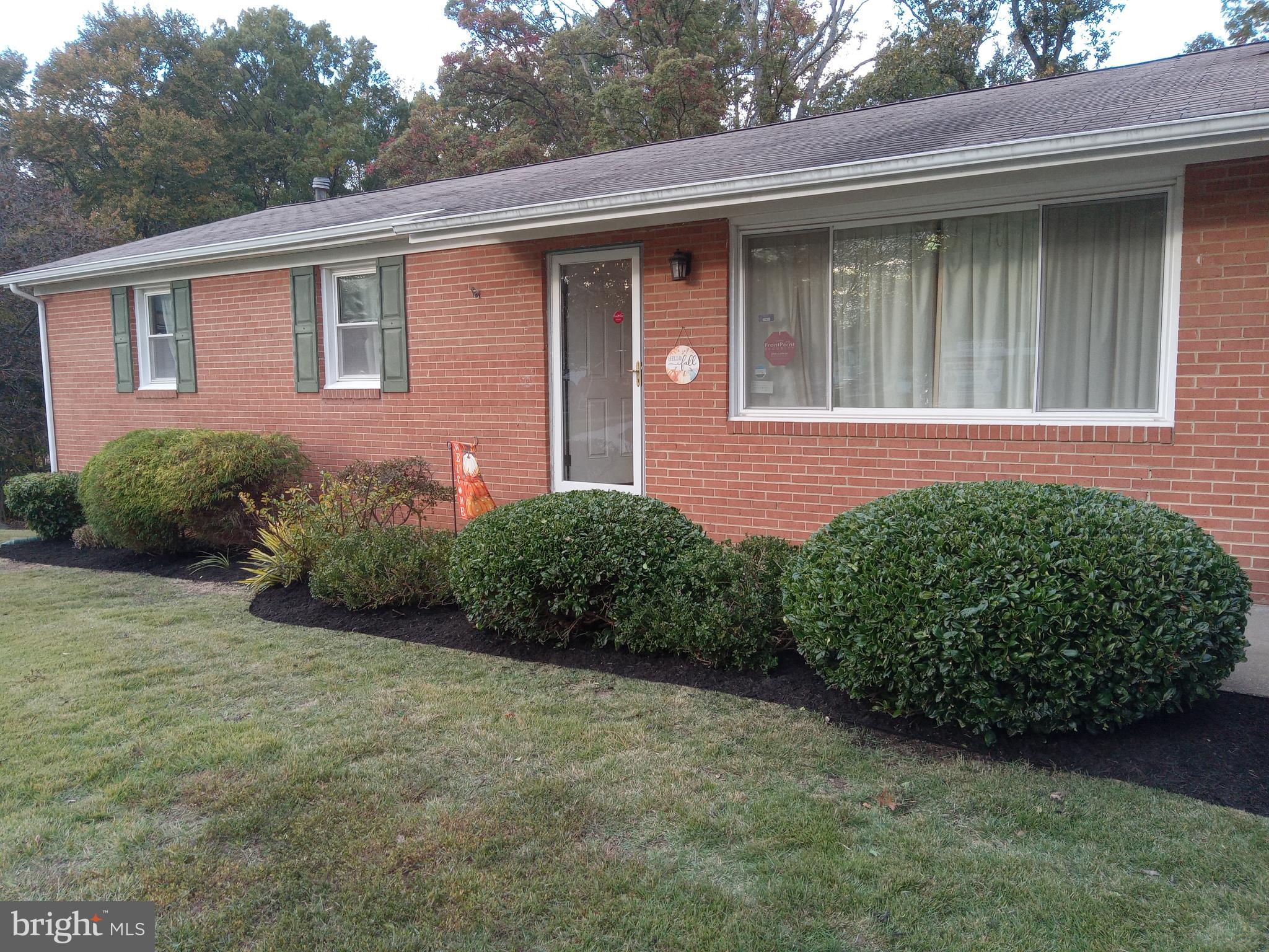 QUEENS WOOD - Residential