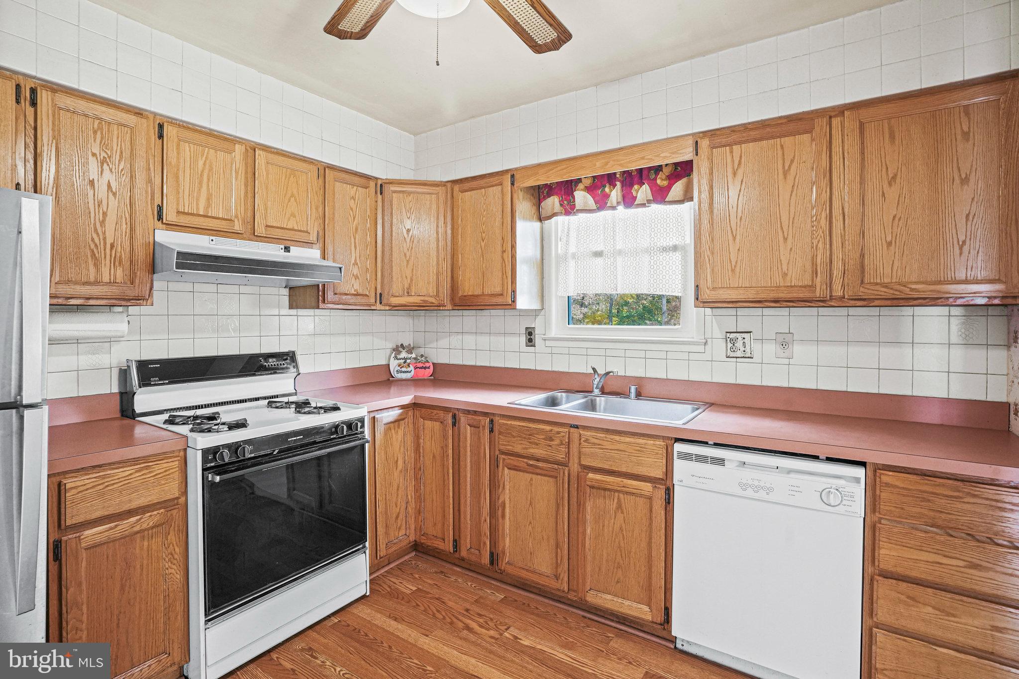 QUEENS WOOD - Residential